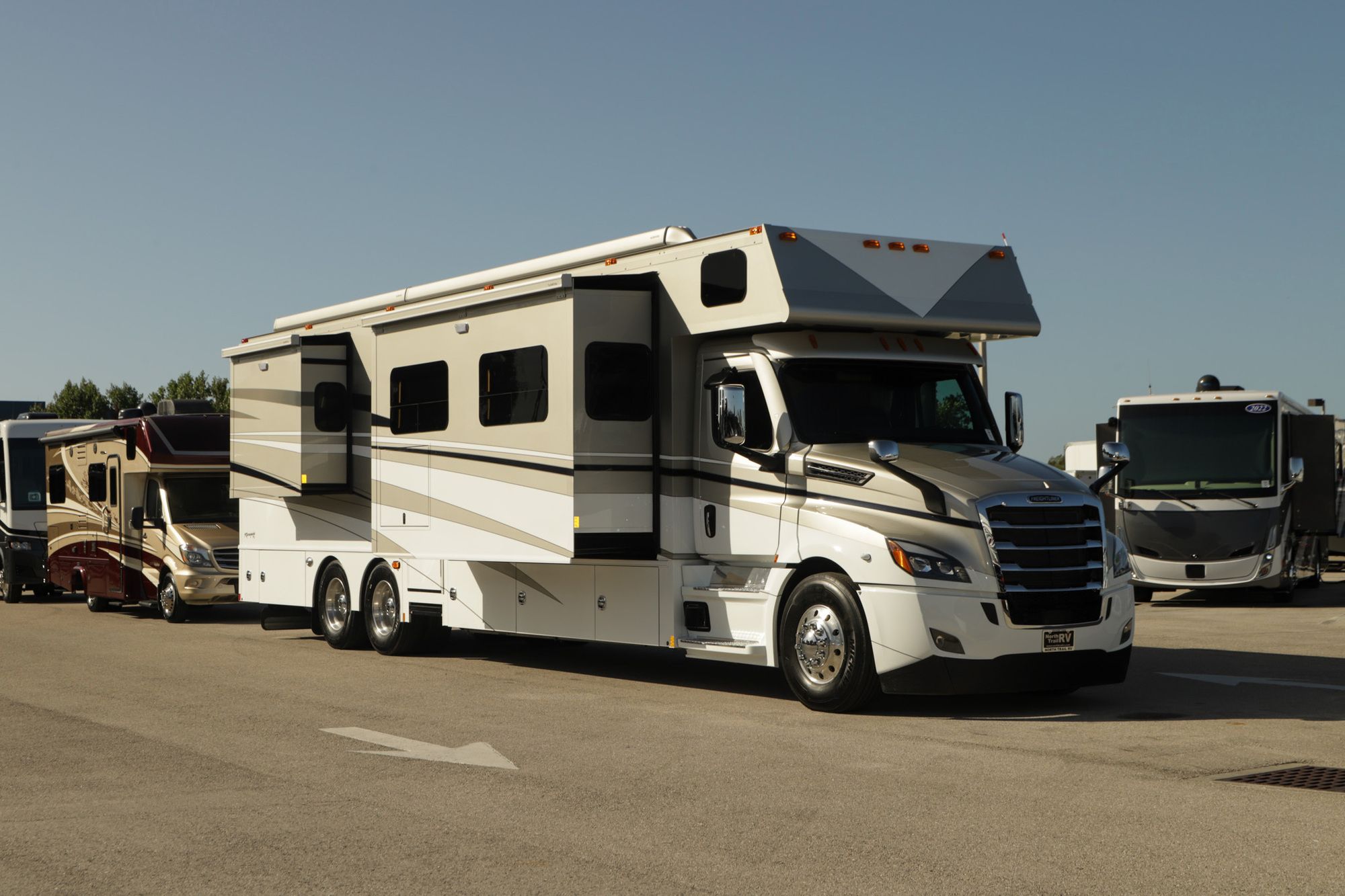 New 2023 Renegade Rv Classic 43CMD Super C  For Sale