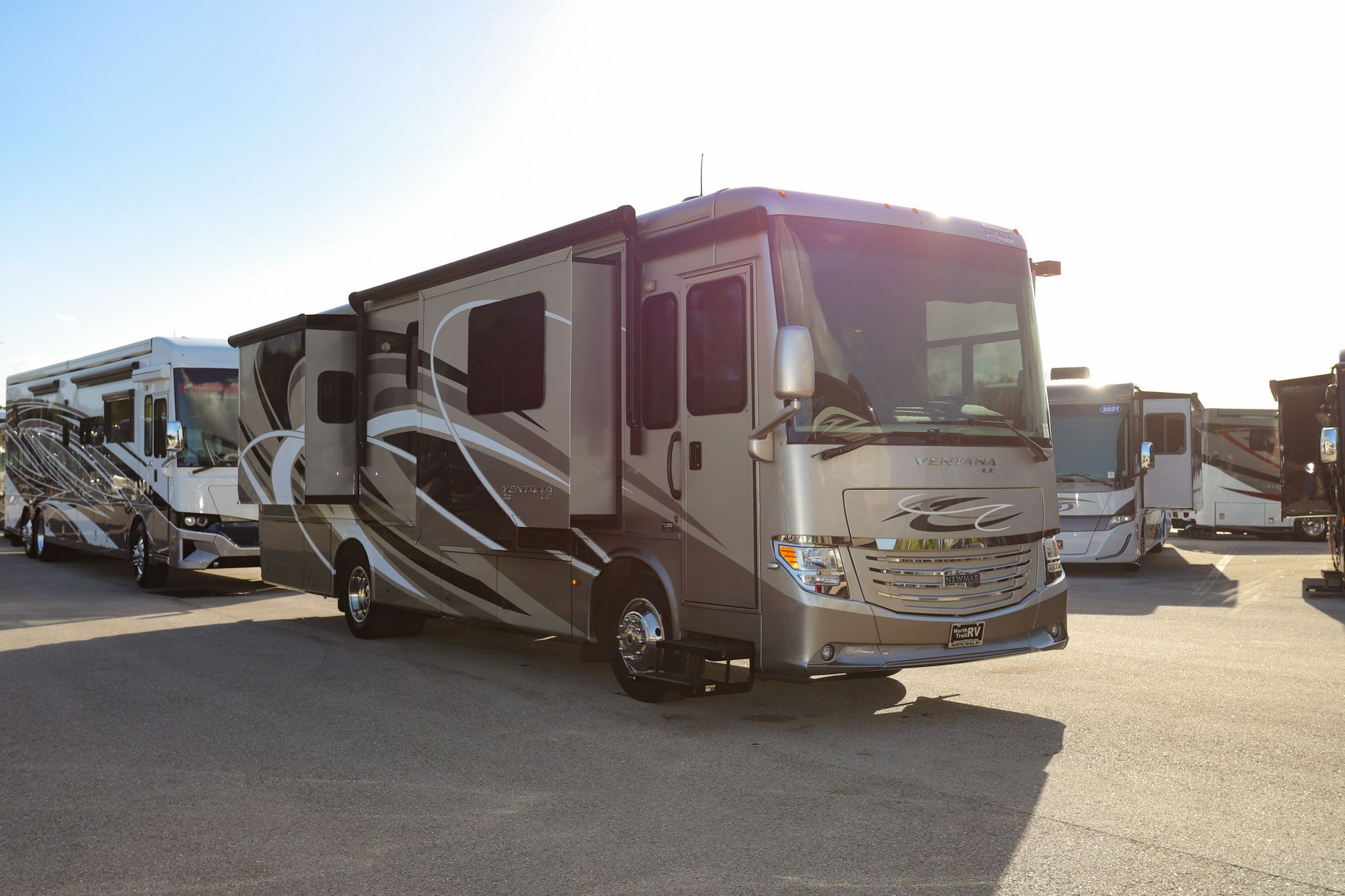 Used 2019 Newmar Ventana Le 3426 Class A  For Sale