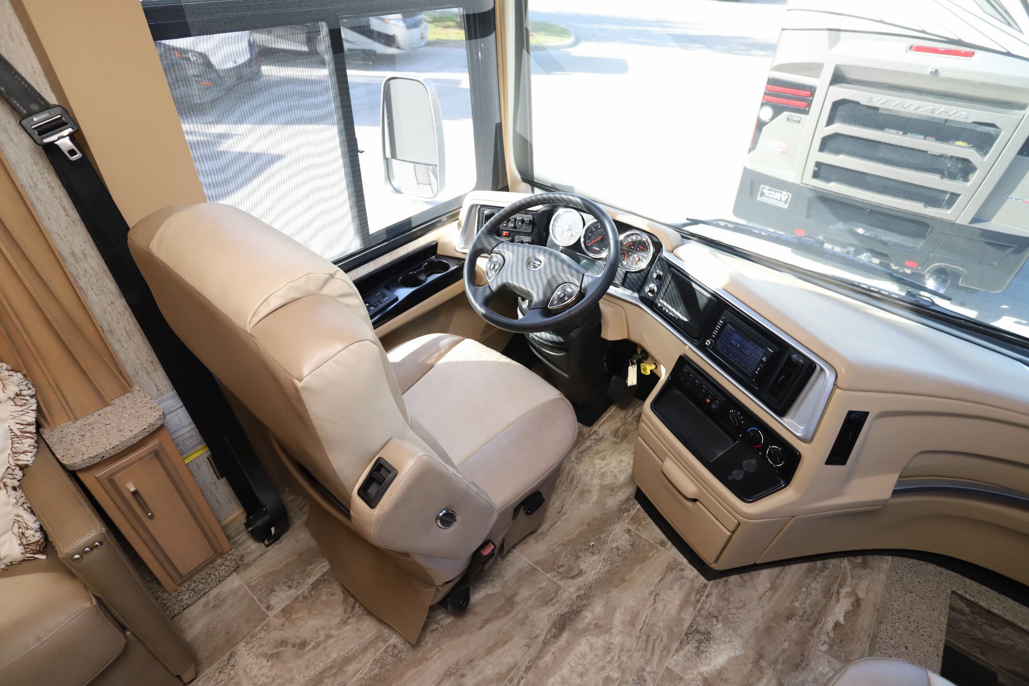 Used 2019 Newmar Ventana Le 3426 Class A  For Sale