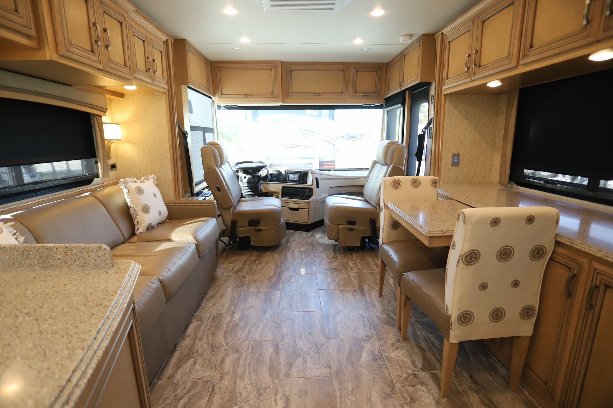 Used 2019 Newmar Ventana Le 3426 Class A  For Sale