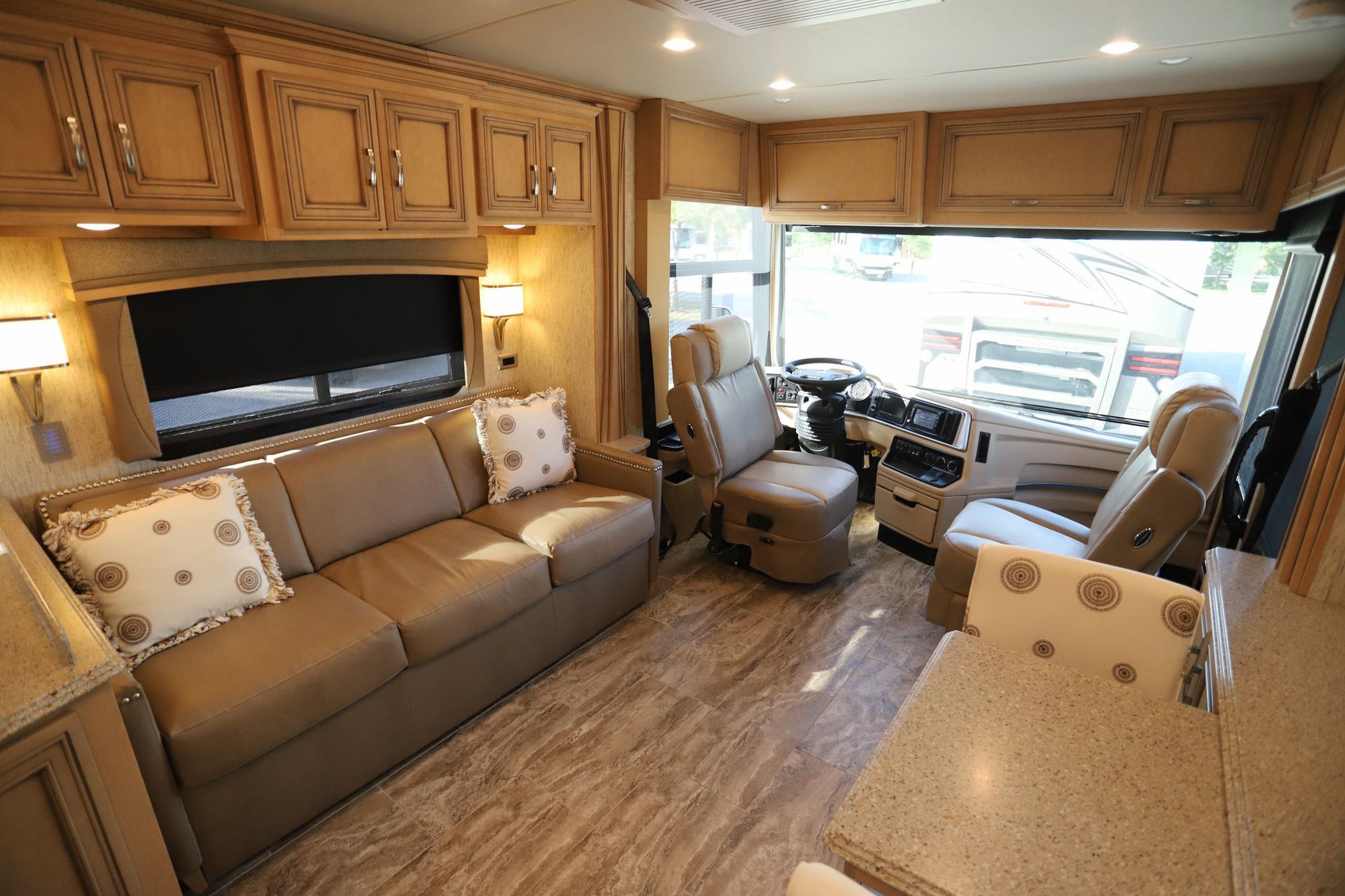 Used 2019 Newmar Ventana Le 3426 Class A  For Sale