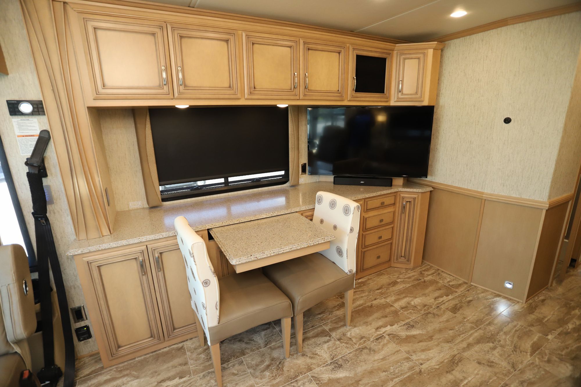 Used 2019 Newmar Ventana Le 3426 Class A  For Sale