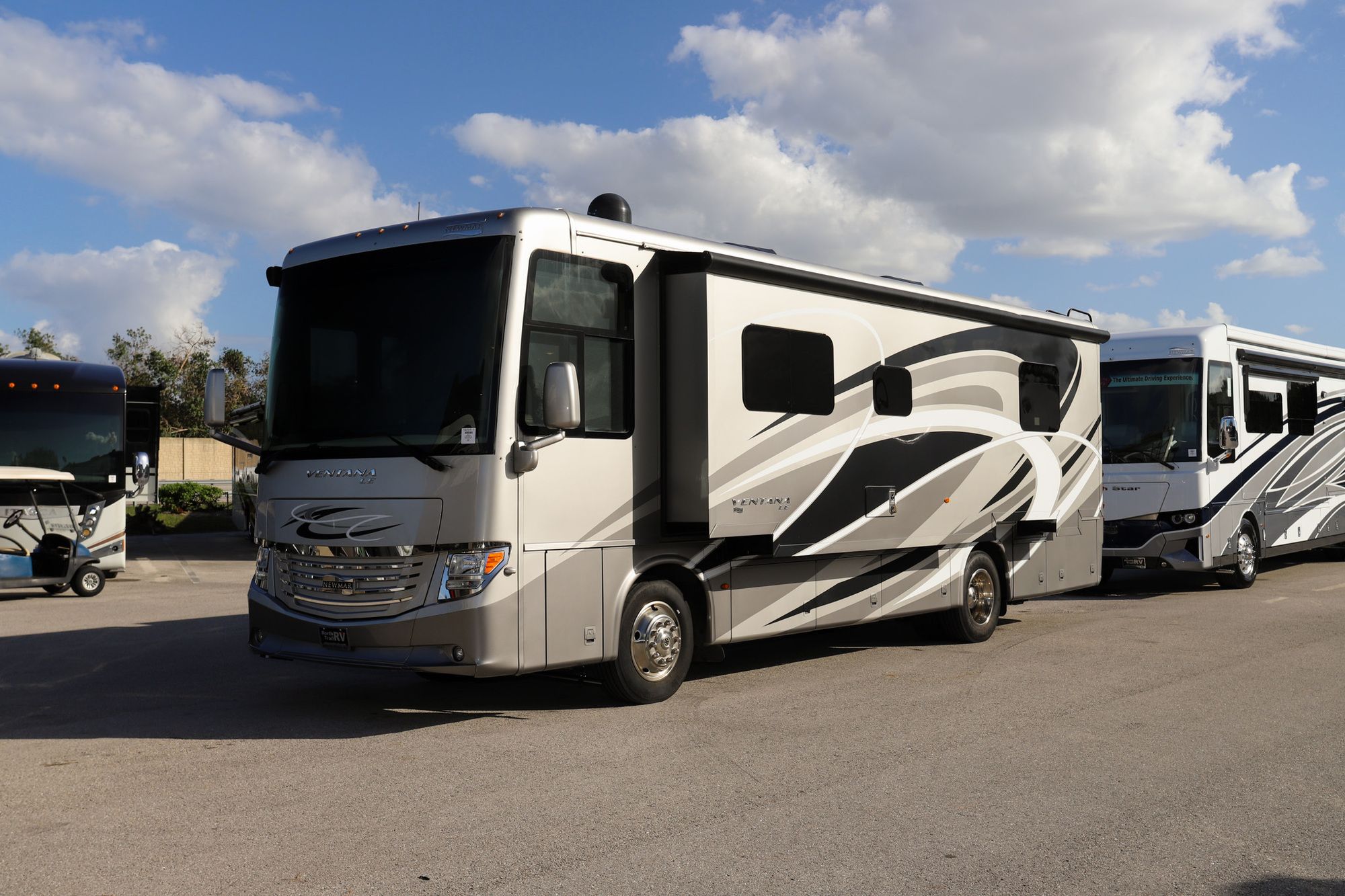 Used 2019 Newmar Ventana Le 3426 Class A  For Sale