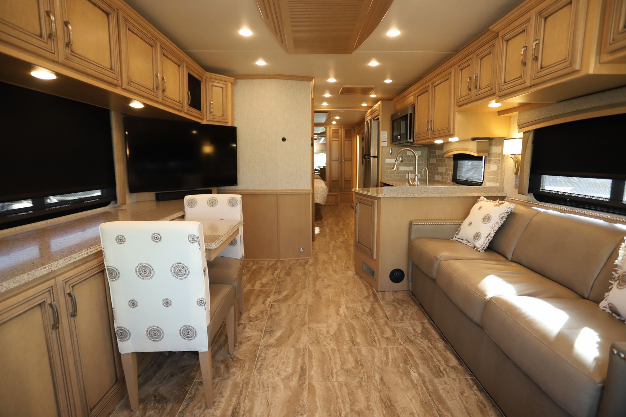 Used 2019 Newmar Ventana Le 3426 Class A  For Sale