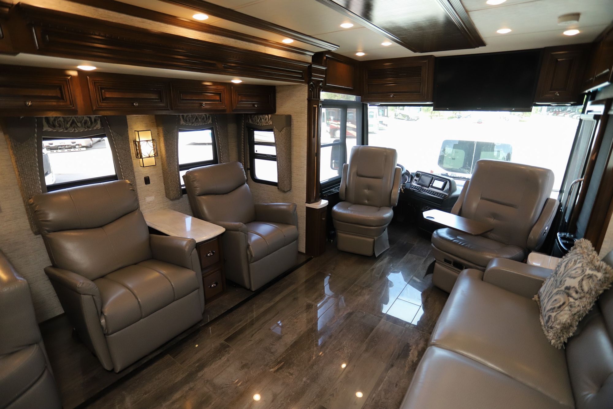 Used 2018 Newmar Dutch Star 4369 Class A  For Sale