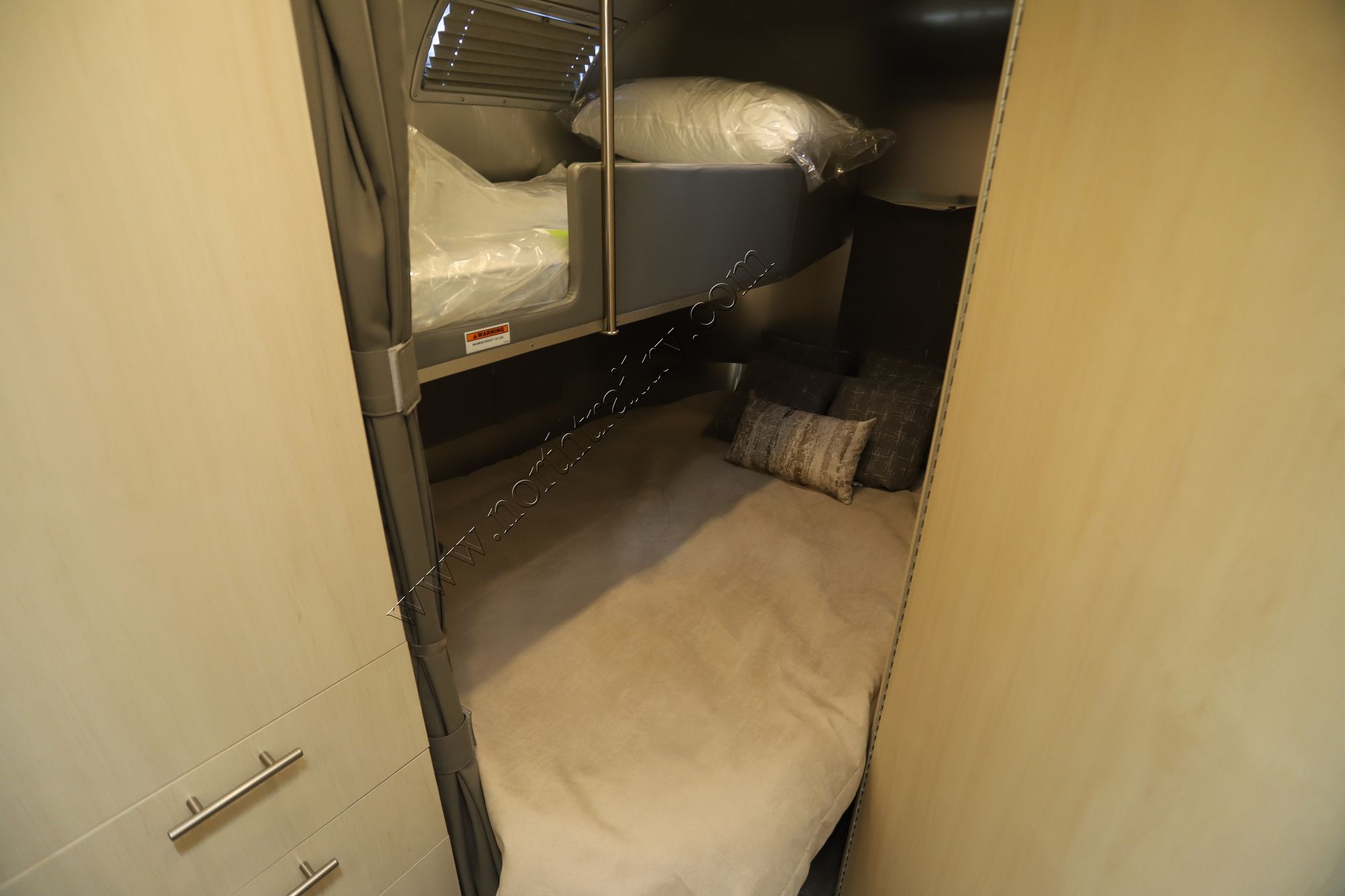 New 2023 Airstream Flying Cloud 30FB Travel Trailer  For Sale