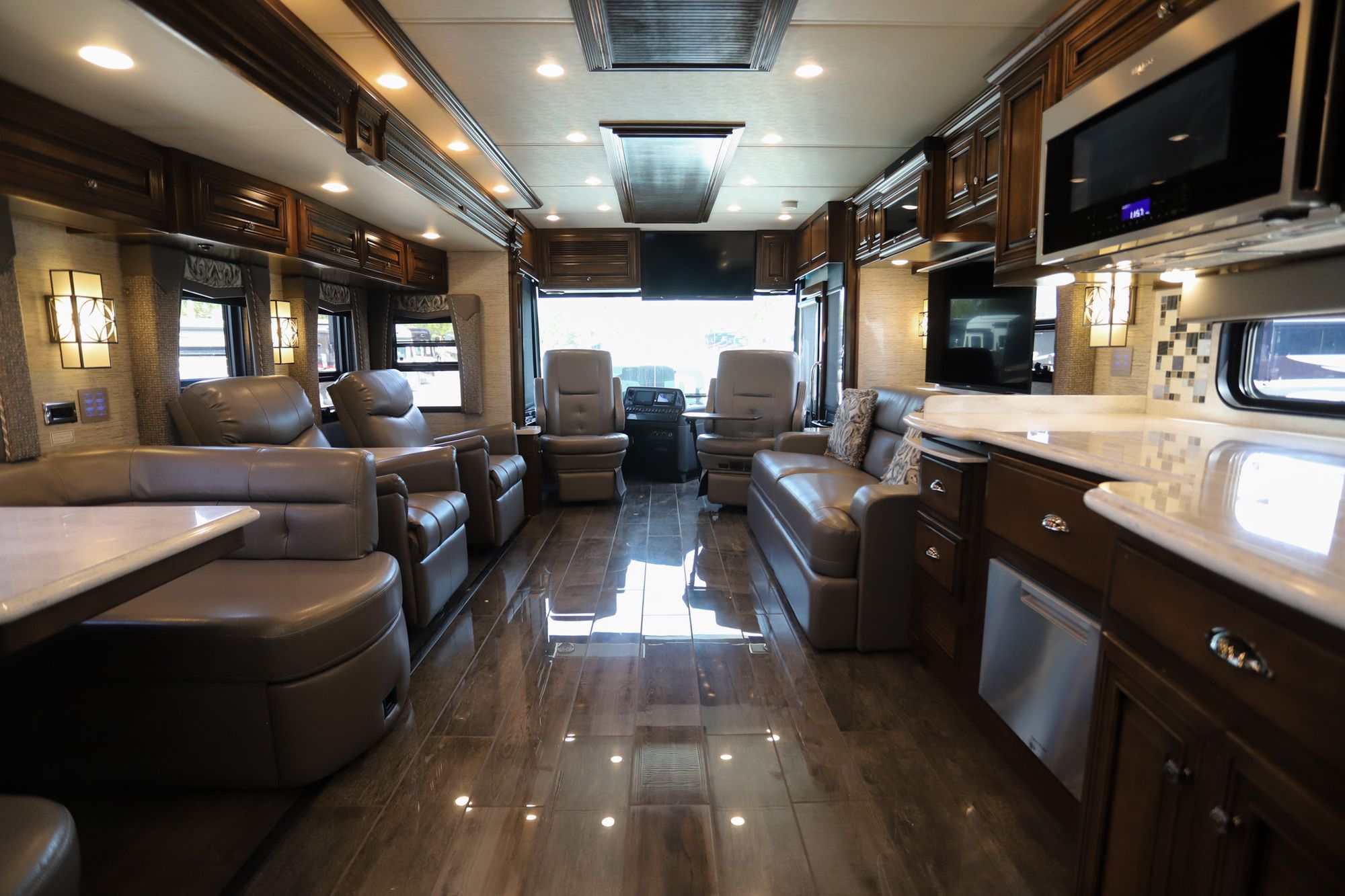 Used 2018 Newmar Dutch Star 4369 Class A  For Sale