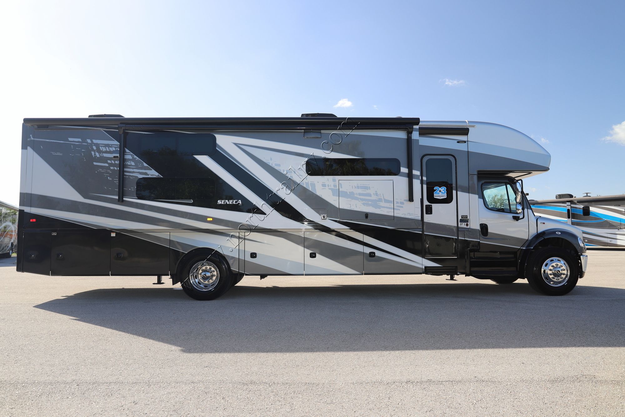 New 2023 Jayco Seneca 37L Super C  For Sale