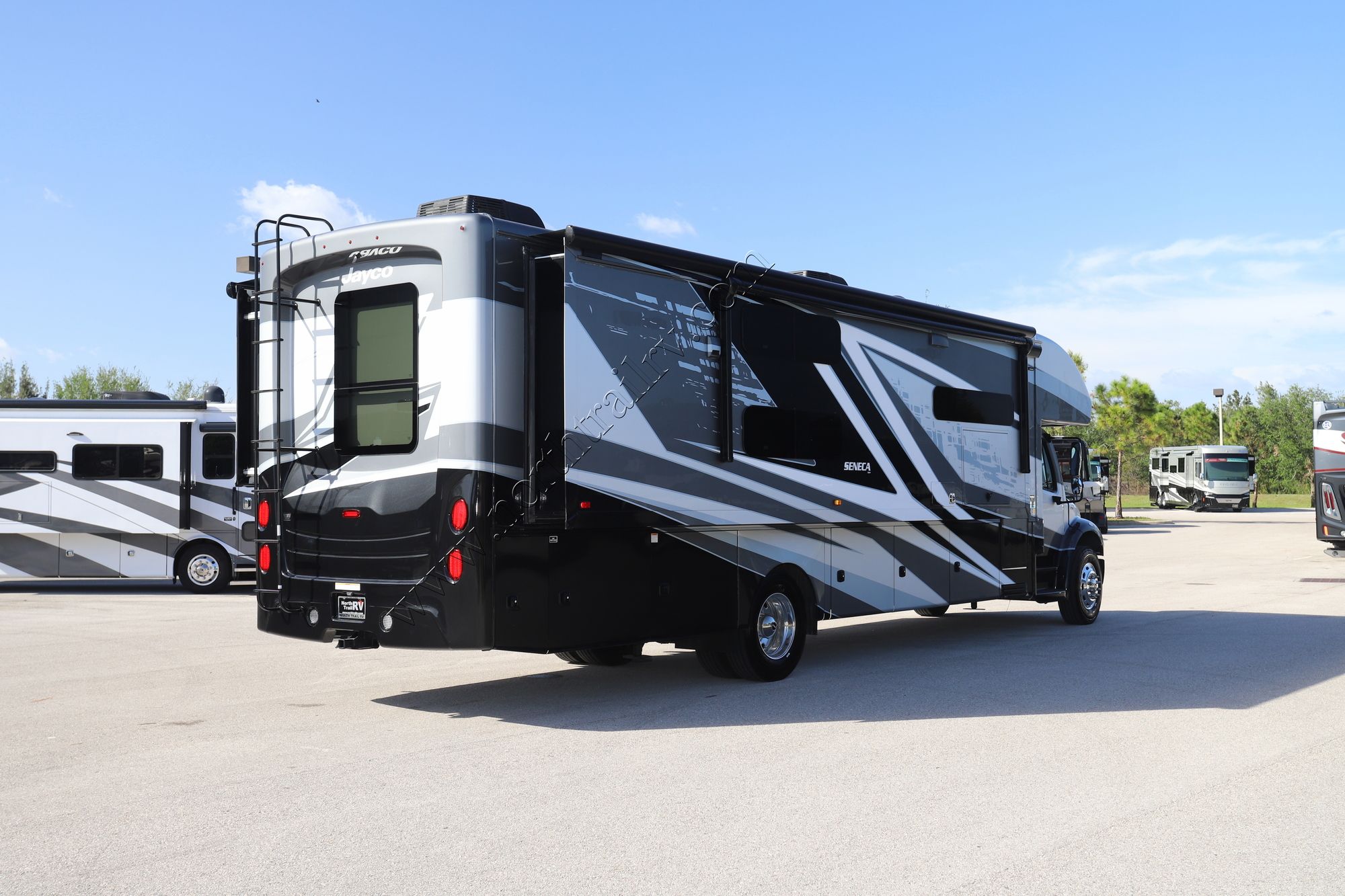 New 2023 Jayco Seneca 37L Super C  For Sale