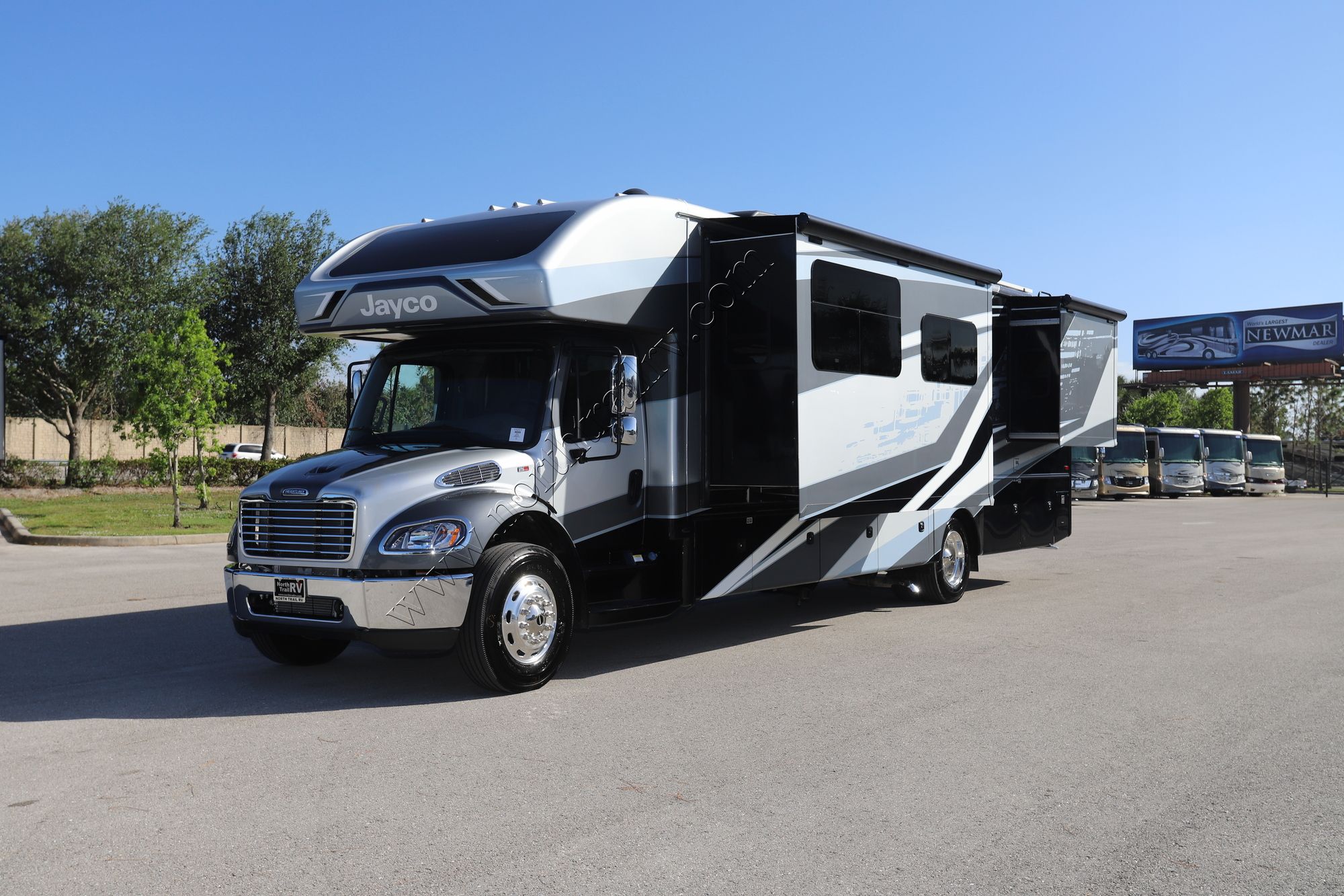 New 2023 Jayco Seneca 37L Super C  For Sale