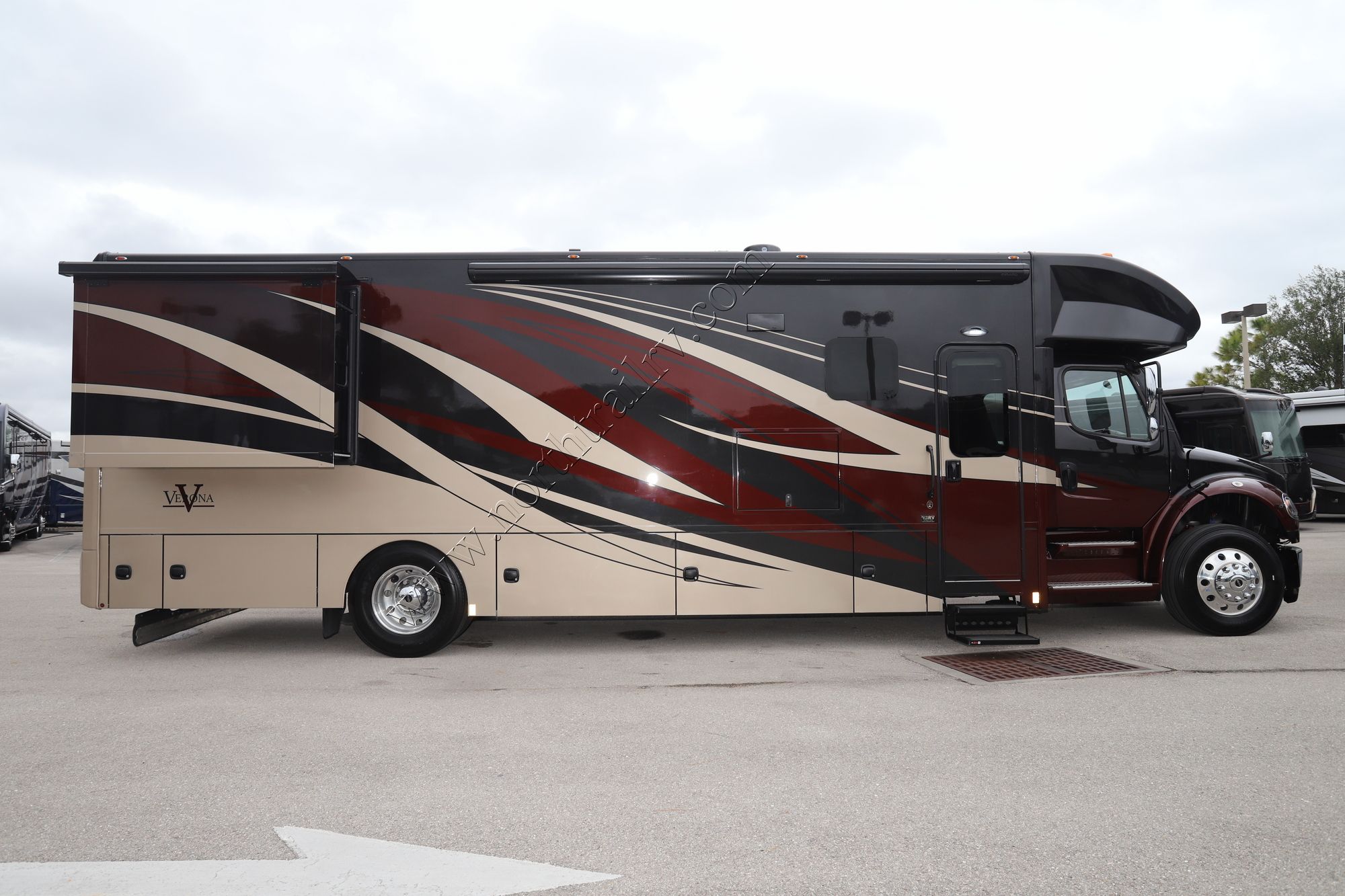 Used 2022 Renegade Rv Verona 36VSB Super C  For Sale