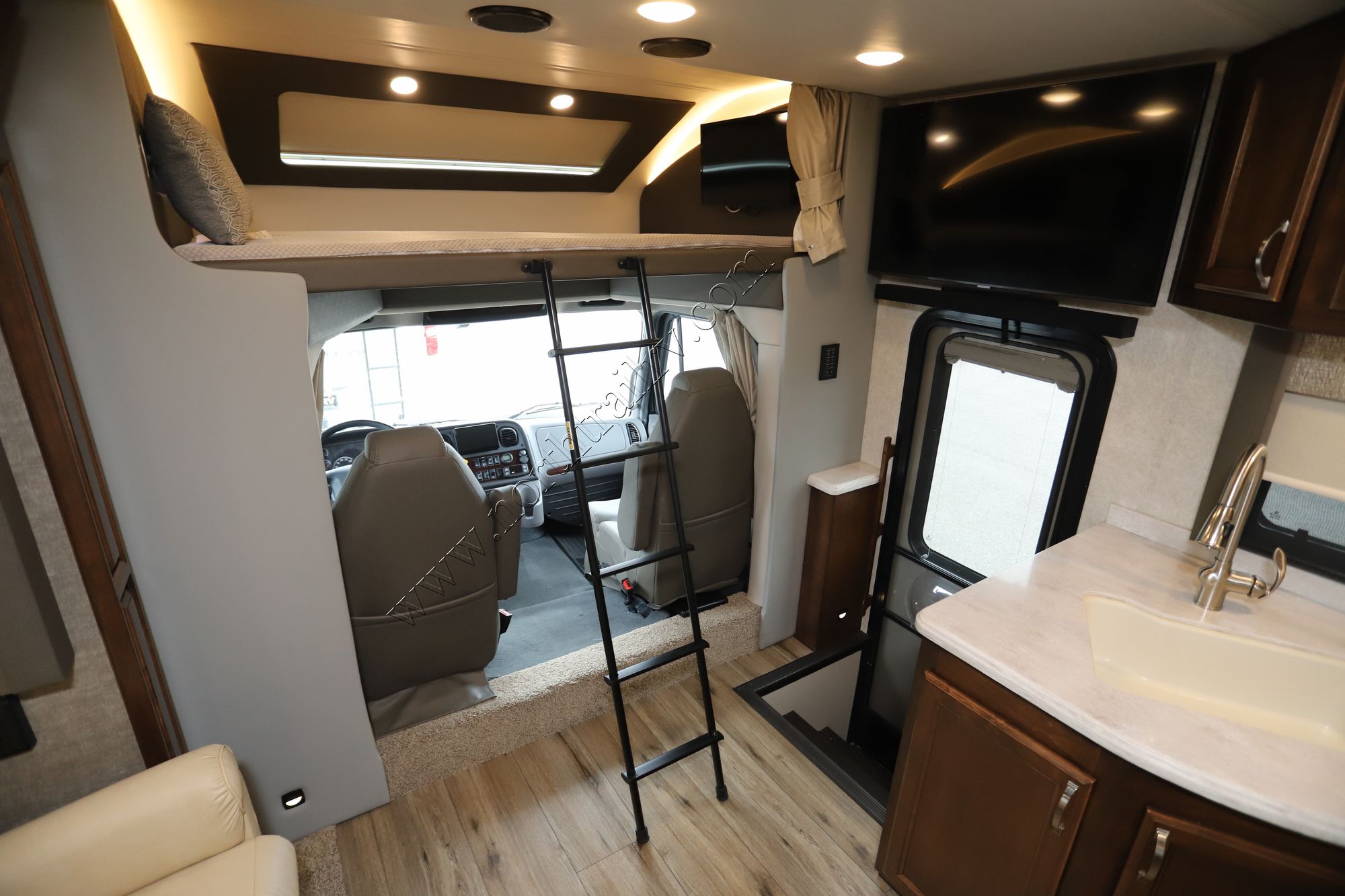 Used 2022 Renegade Rv Verona 36VSB Super C  For Sale