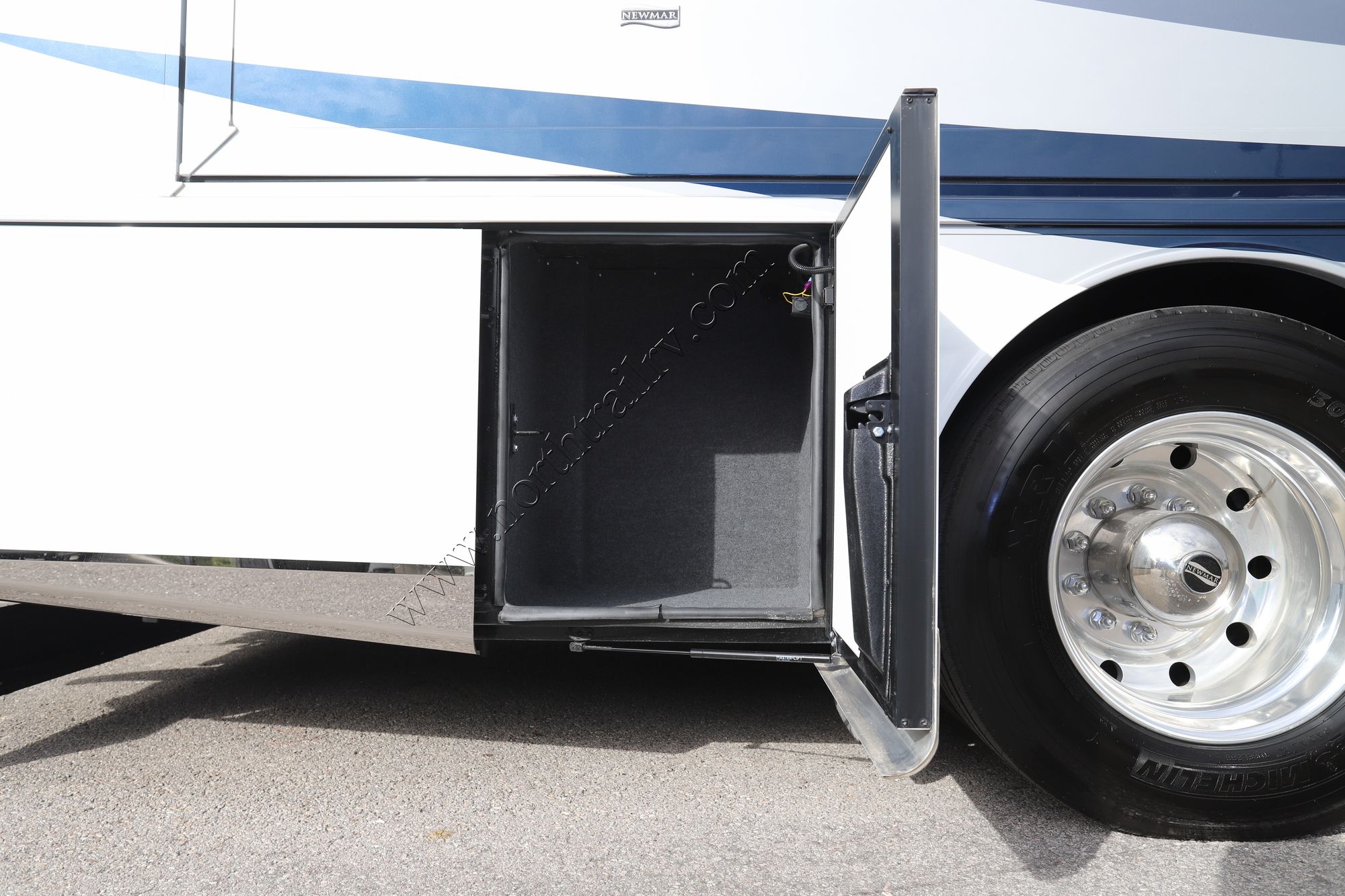 New 2023 Newmar New Aire 3543 Class A  For Sale