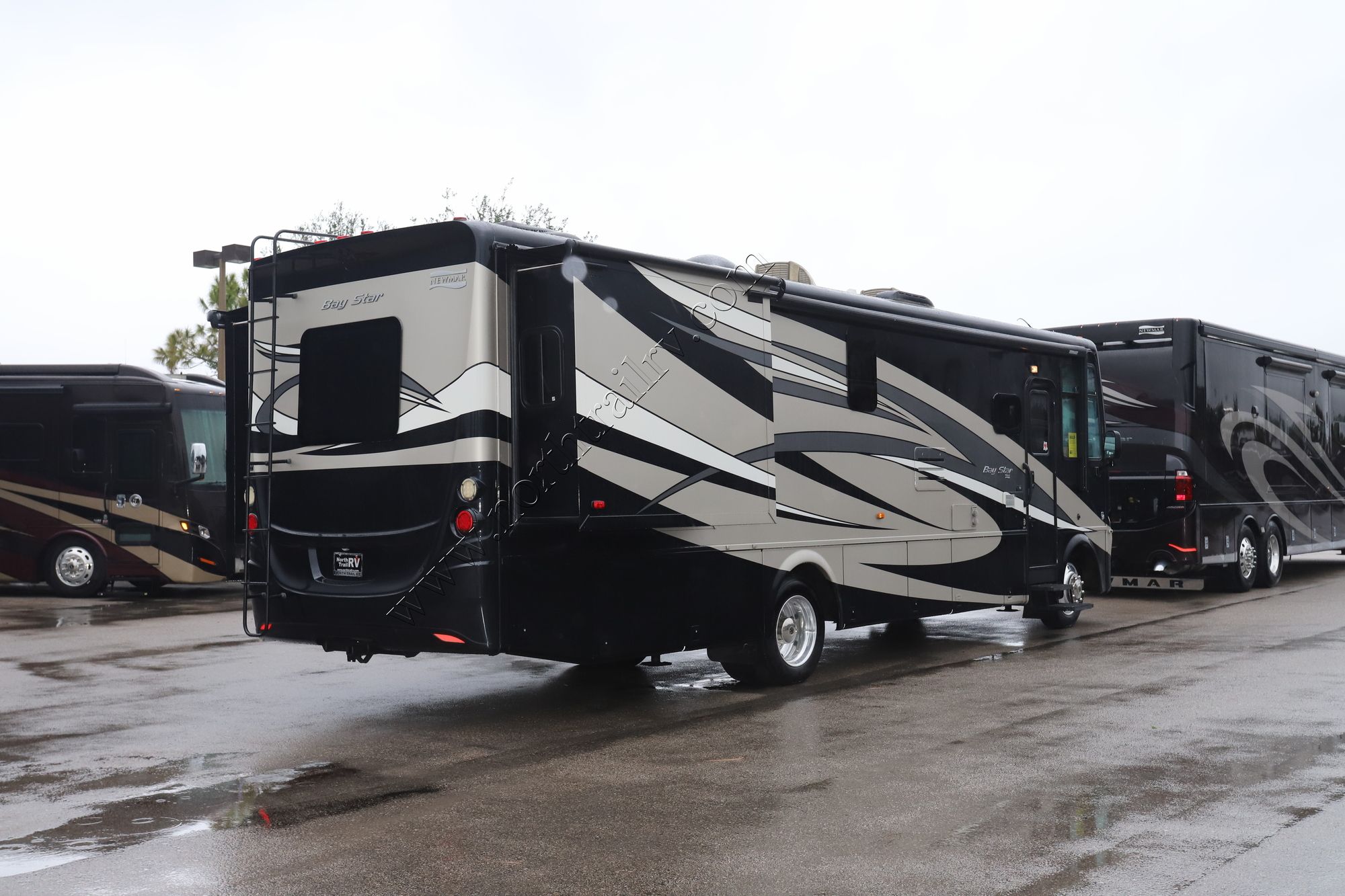 Used 2016 Newmar Bay Star 3401 Class A  For Sale