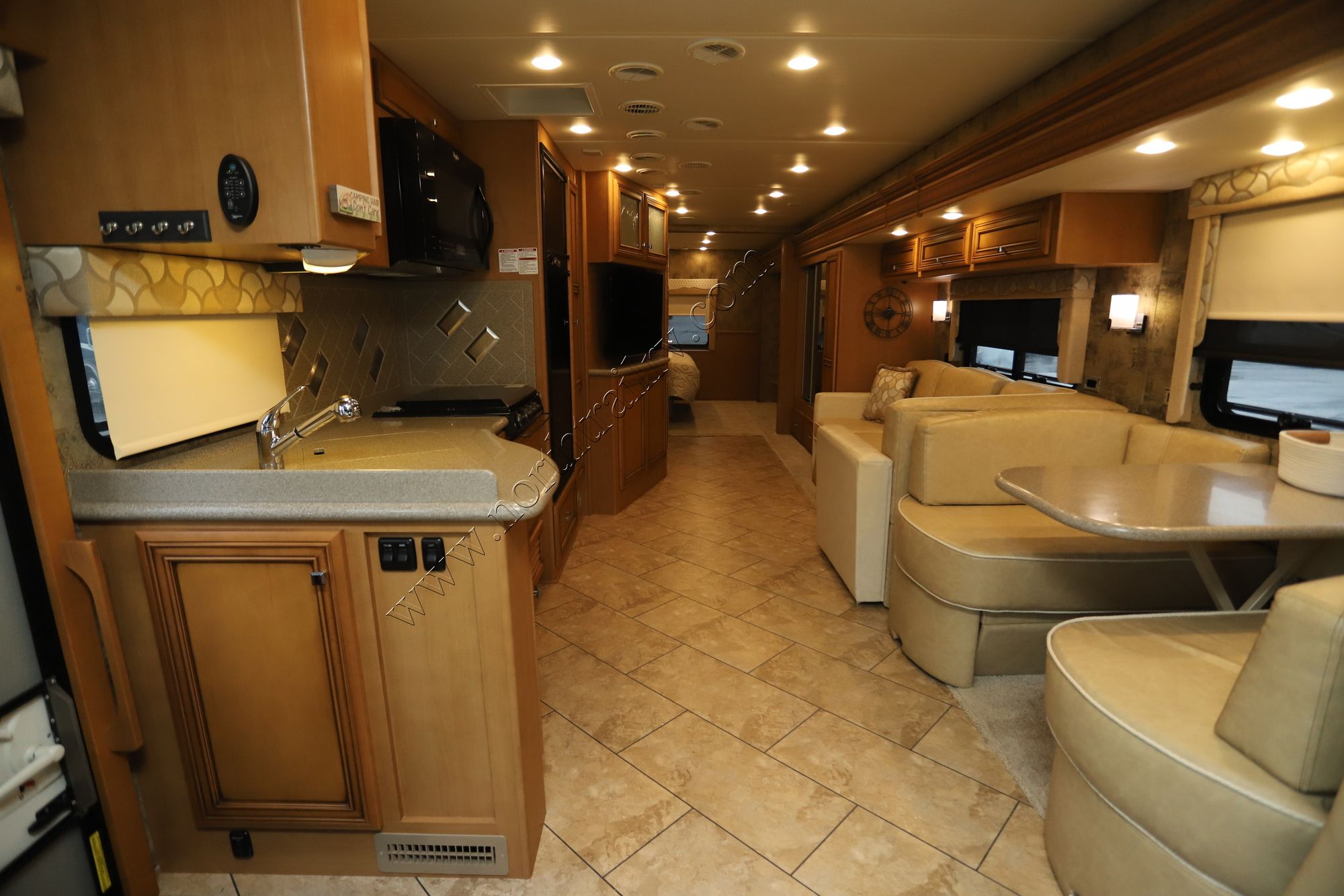 Used 2016 Newmar Bay Star 3401 Class A  For Sale