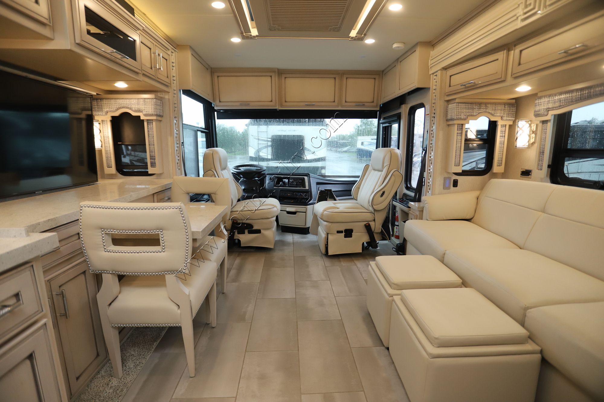 Used 2020 Newmar Ventana 3407 Class A  For Sale