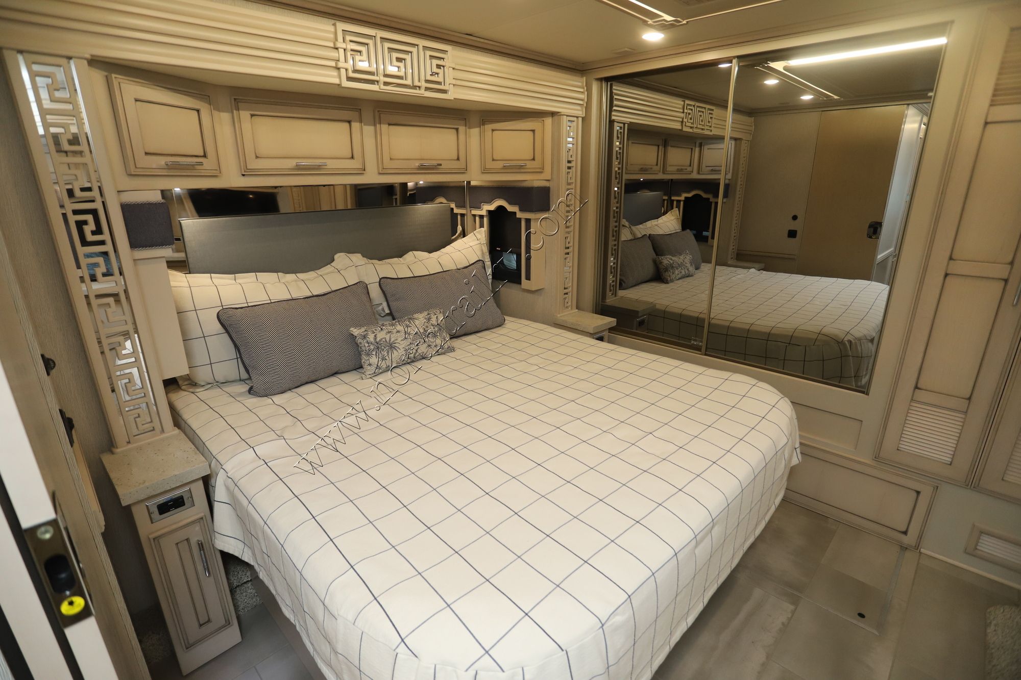 Used 2020 Newmar Ventana 3407 Class A  For Sale