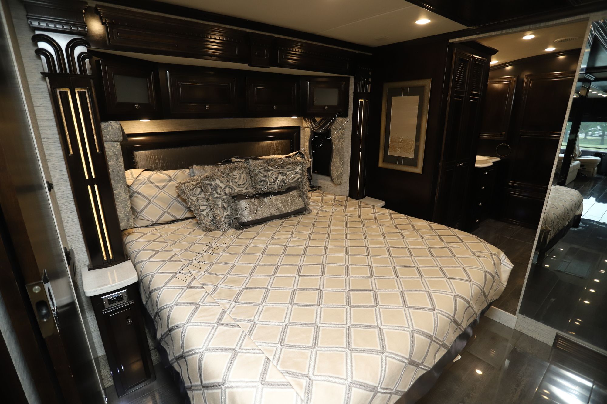 Used 2018 Newmar Dutch Star 4369 Class A  For Sale