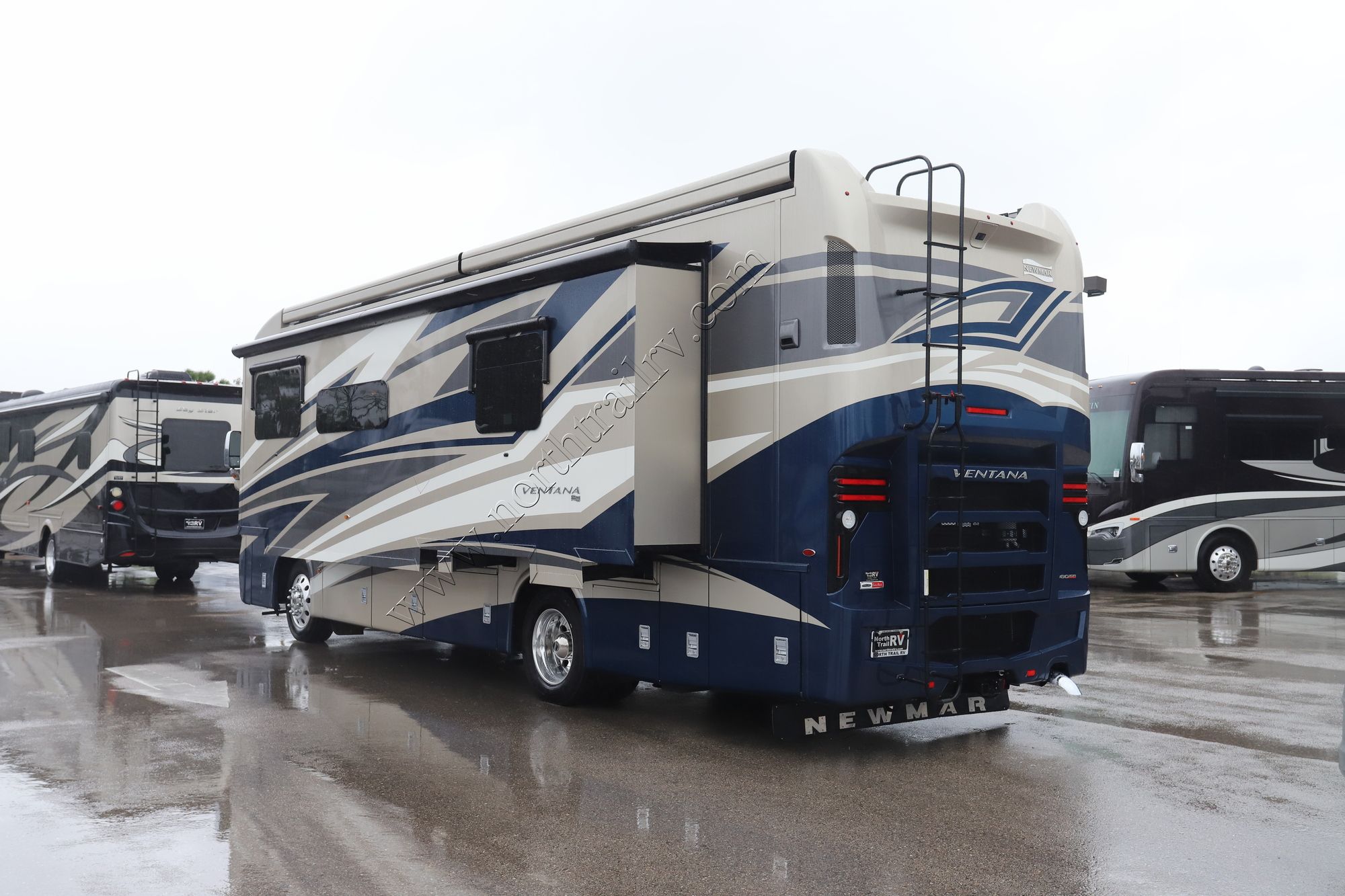 Used 2020 Newmar Ventana 3407 Class A  For Sale