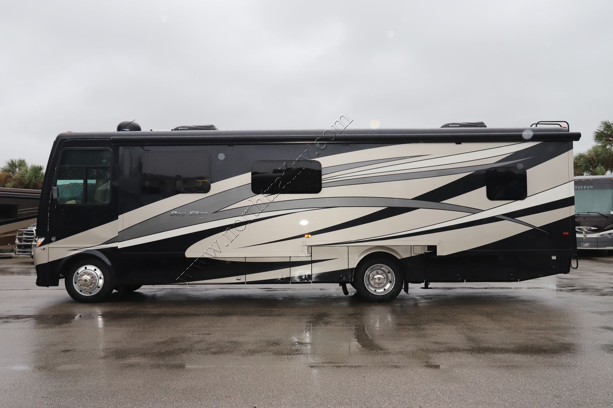 Used 2016 Newmar Bay Star 3401 Class A  For Sale