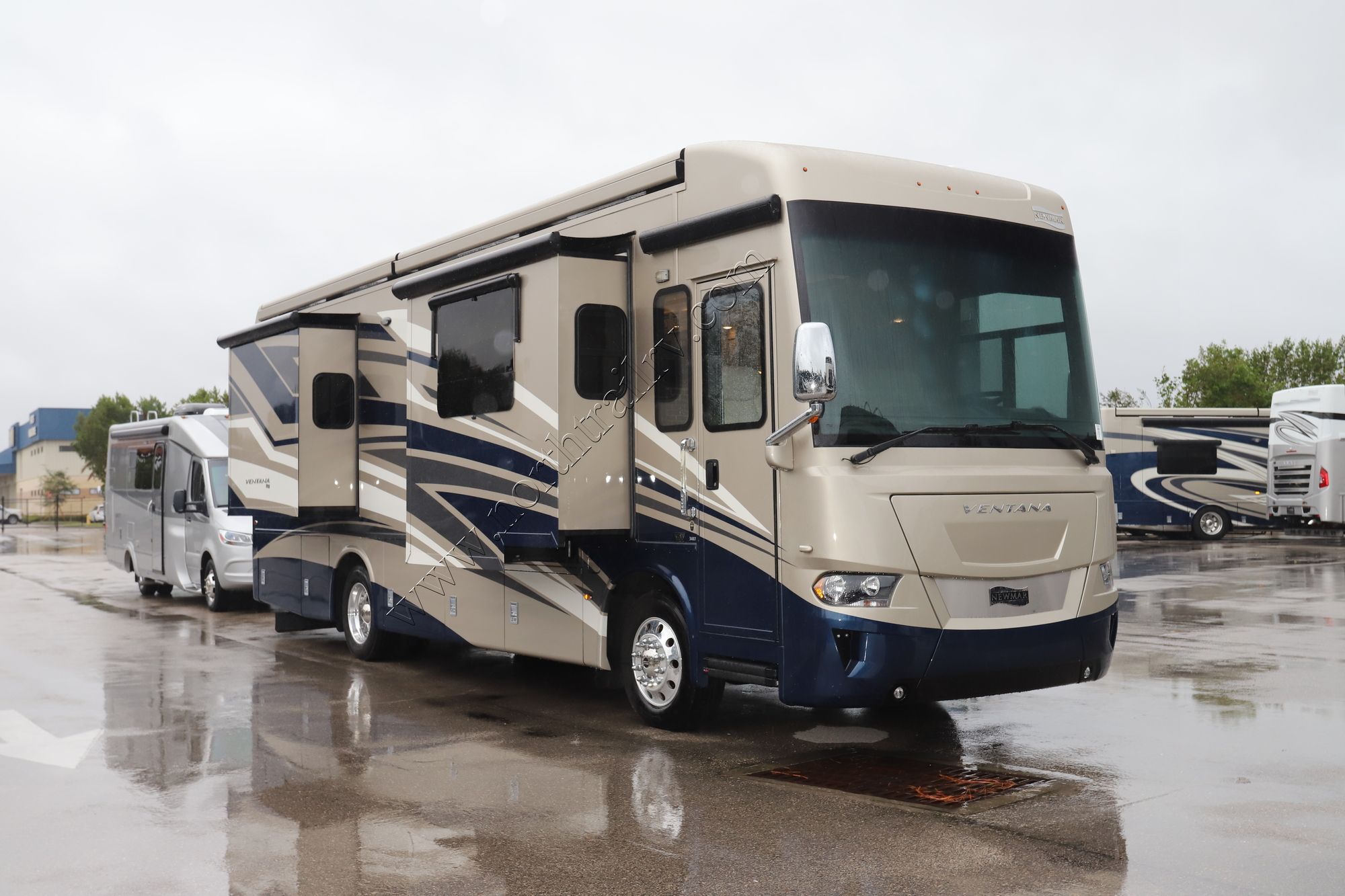 Used 2020 Newmar Ventana 3407 Class A  For Sale