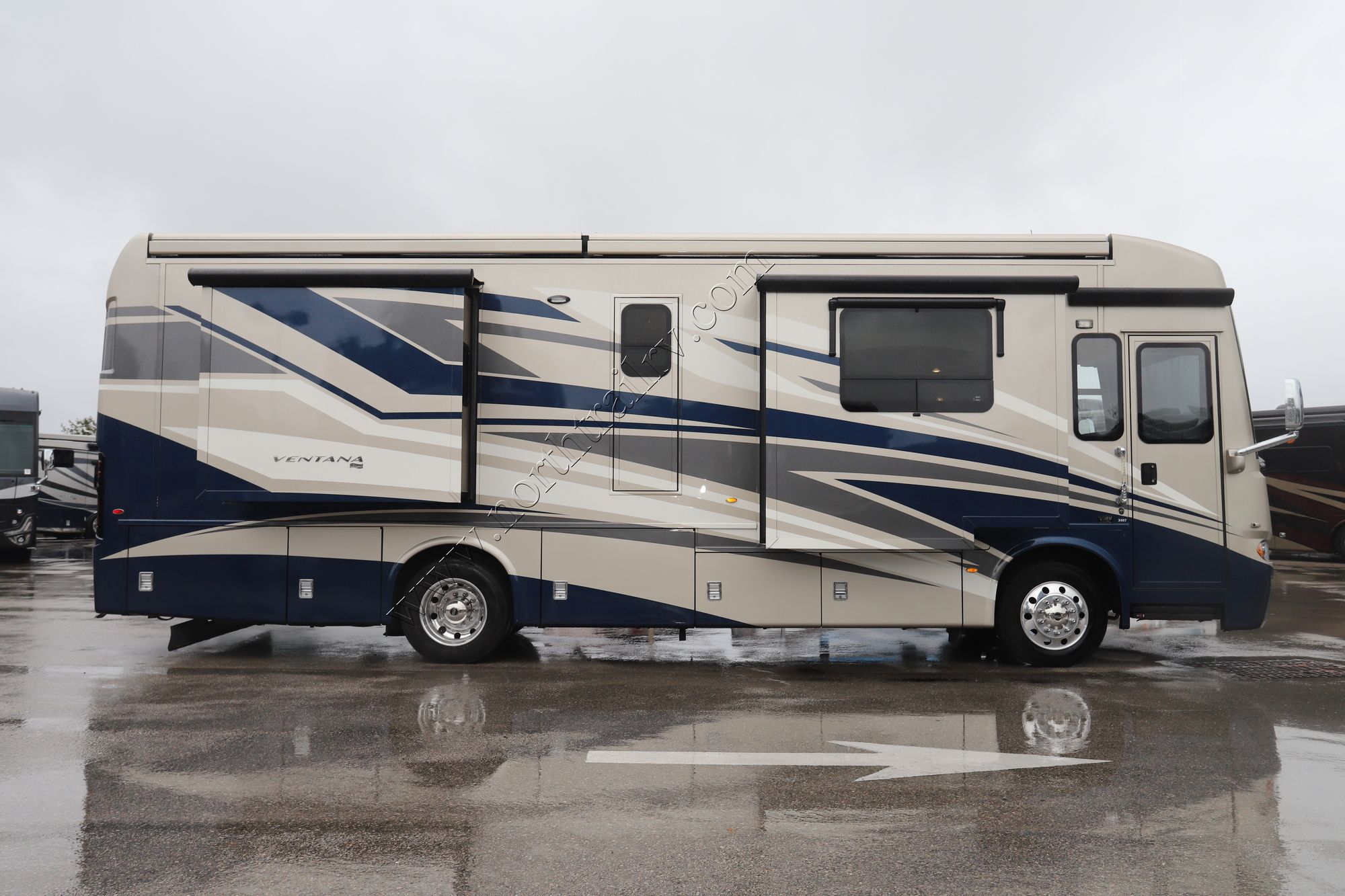 Used 2020 Newmar Ventana 3407 Class A  For Sale