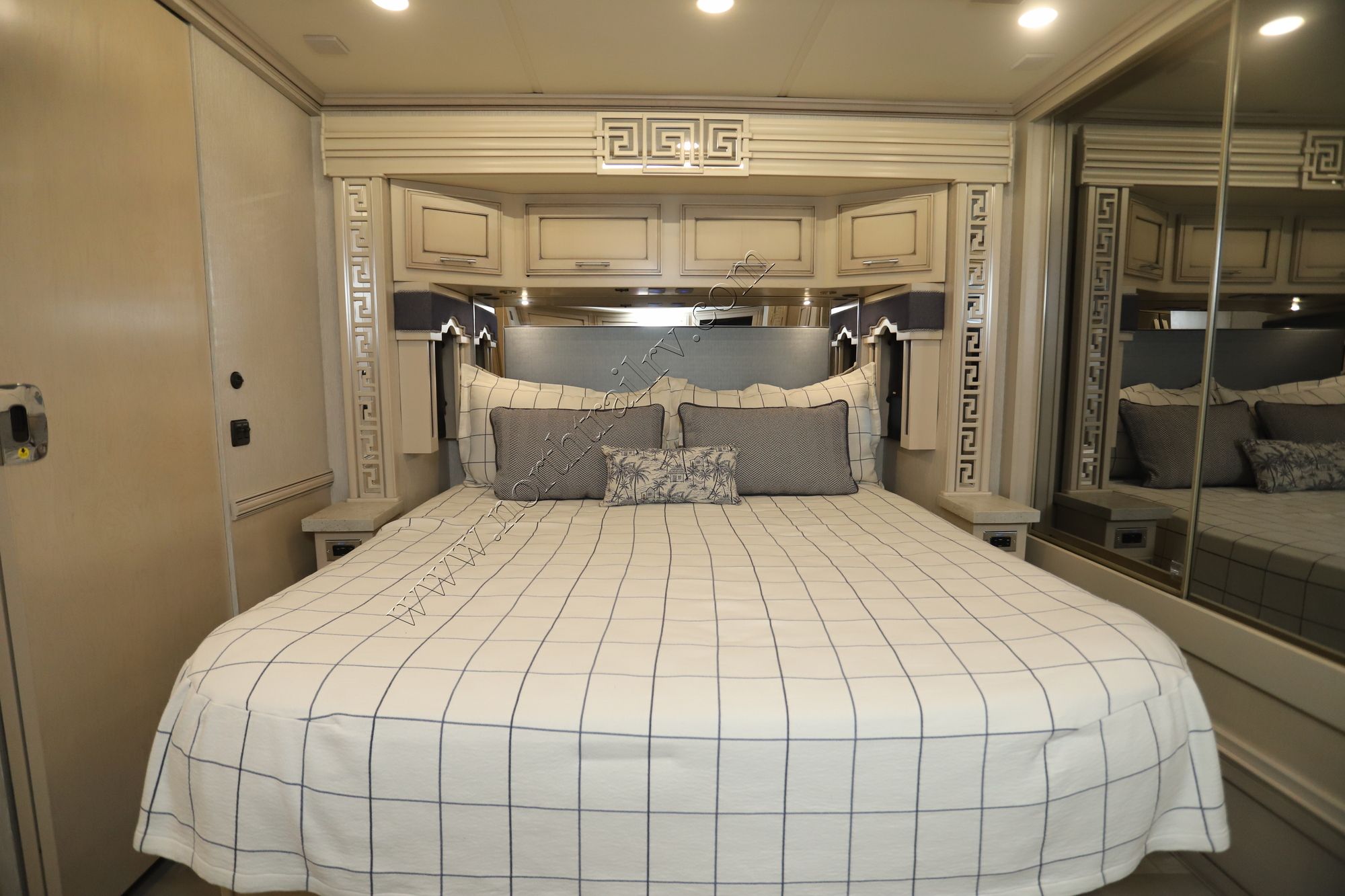 Used 2020 Newmar Ventana 3407 Class A  For Sale