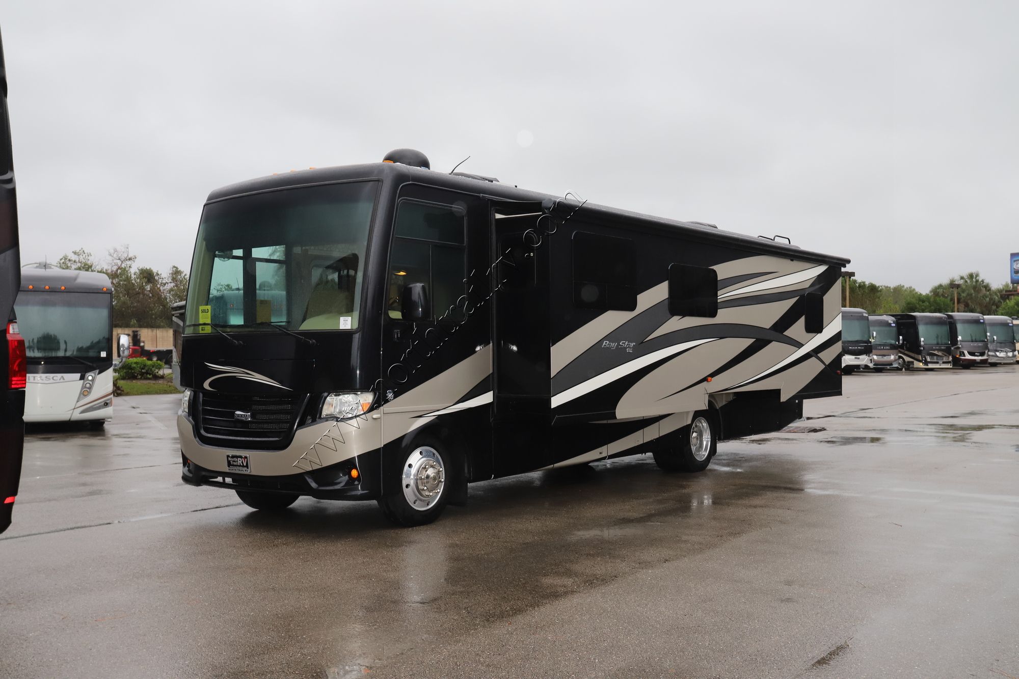 Used 2016 Newmar Bay Star 3401 Class A  For Sale