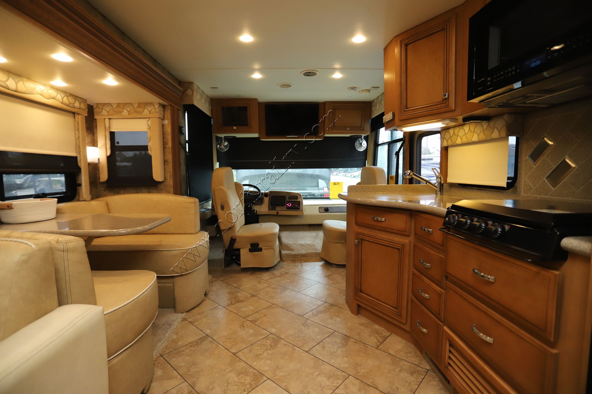 Used 2016 Newmar Bay Star 3401 Class A  For Sale