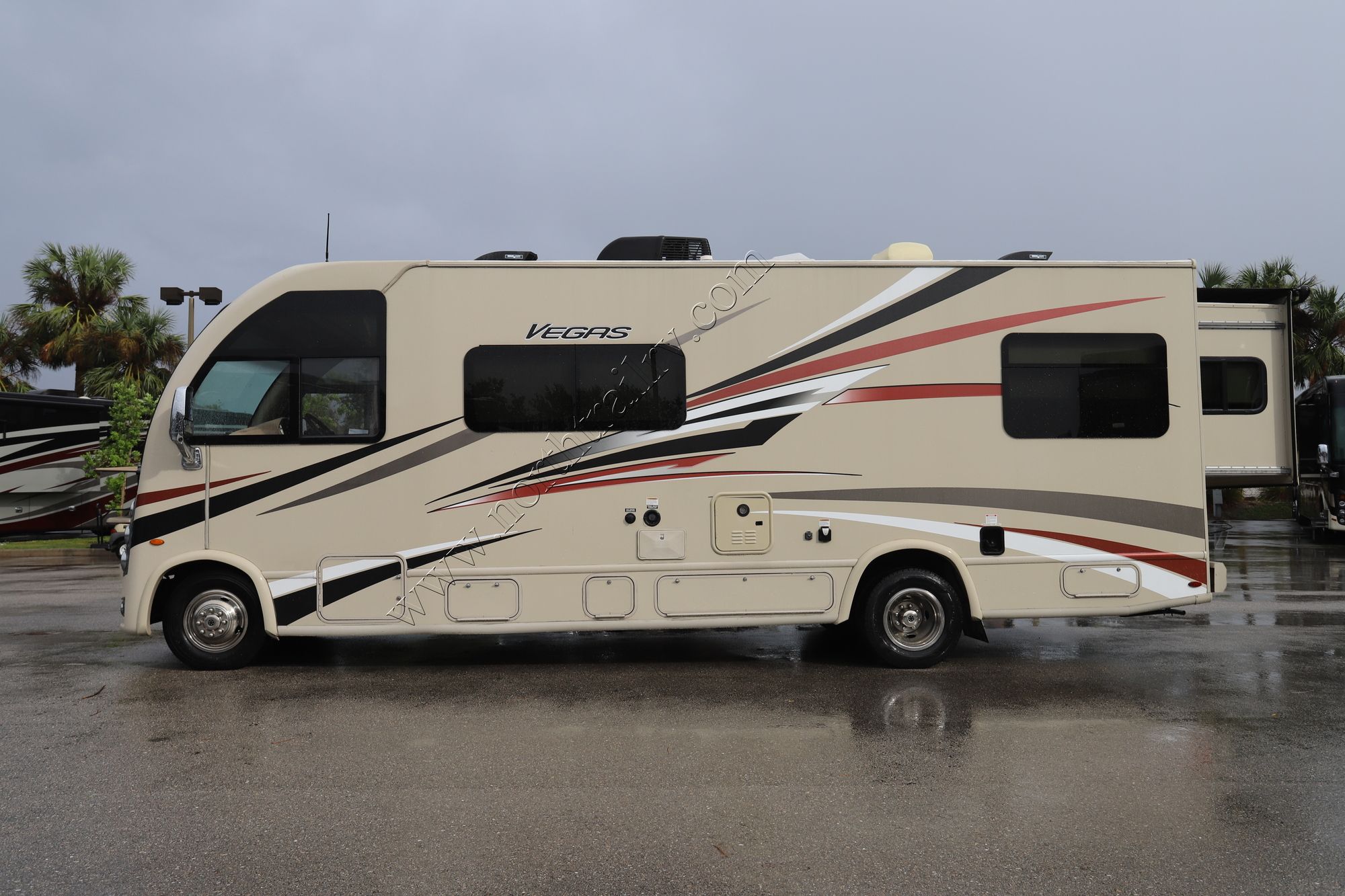 Used 2018 Thor Vegas 25.2 Class A  For Sale