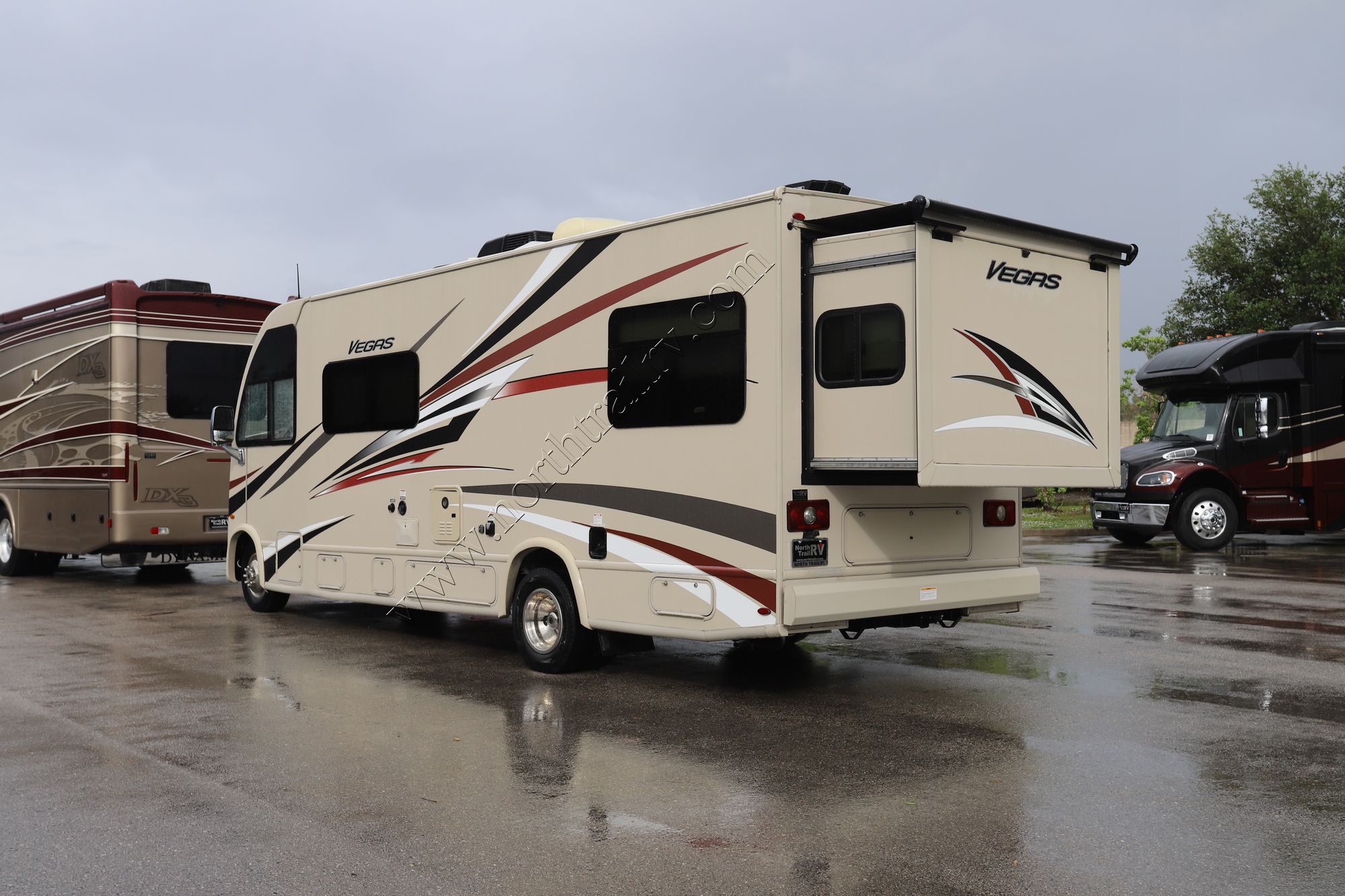 Used 2018 Thor Vegas 25.2 Class A  For Sale