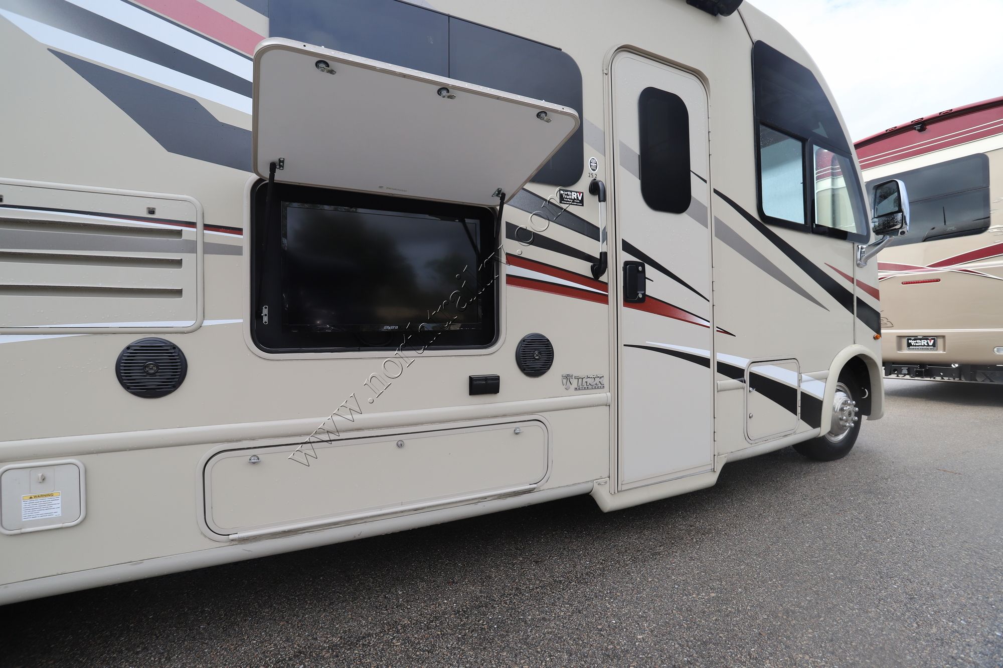 Used 2018 Thor Vegas 25.2 Class A  For Sale