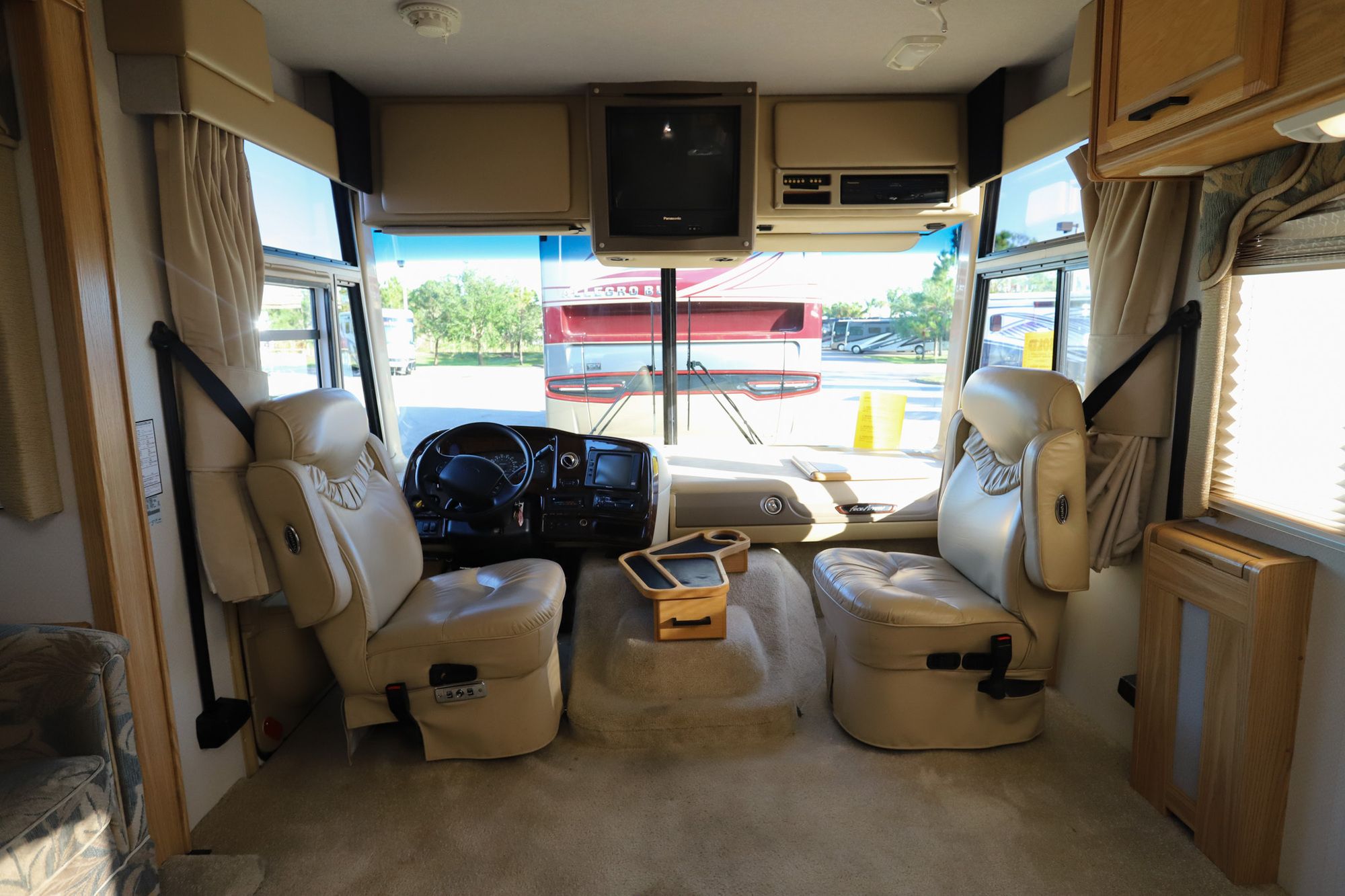 Used 2000 Fleetwood Pace Arrow 37S Class A  For Sale