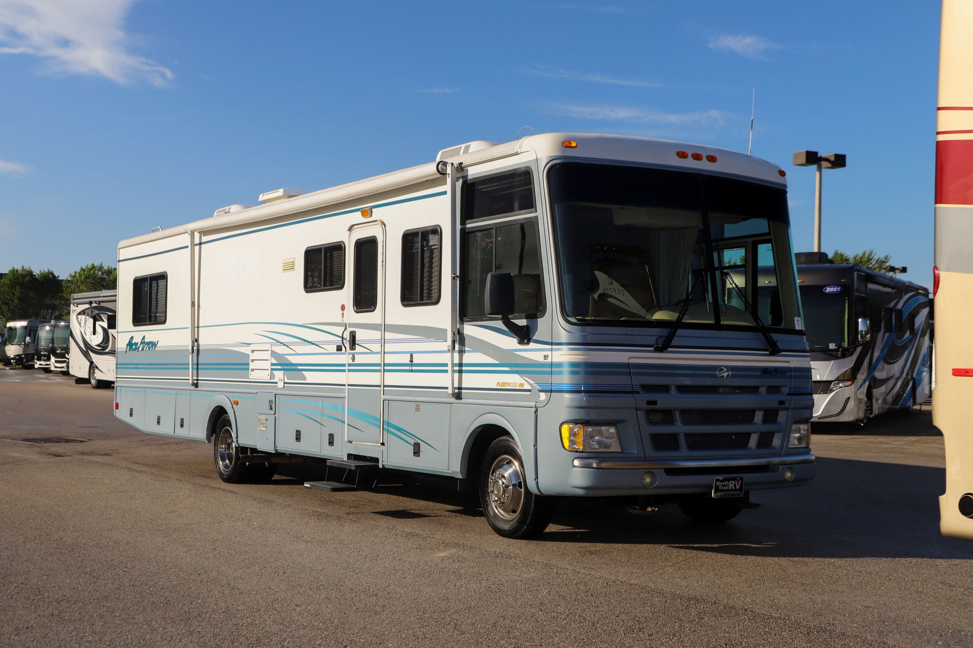 Used 2000 Fleetwood Pace Arrow 37S Class A  For Sale