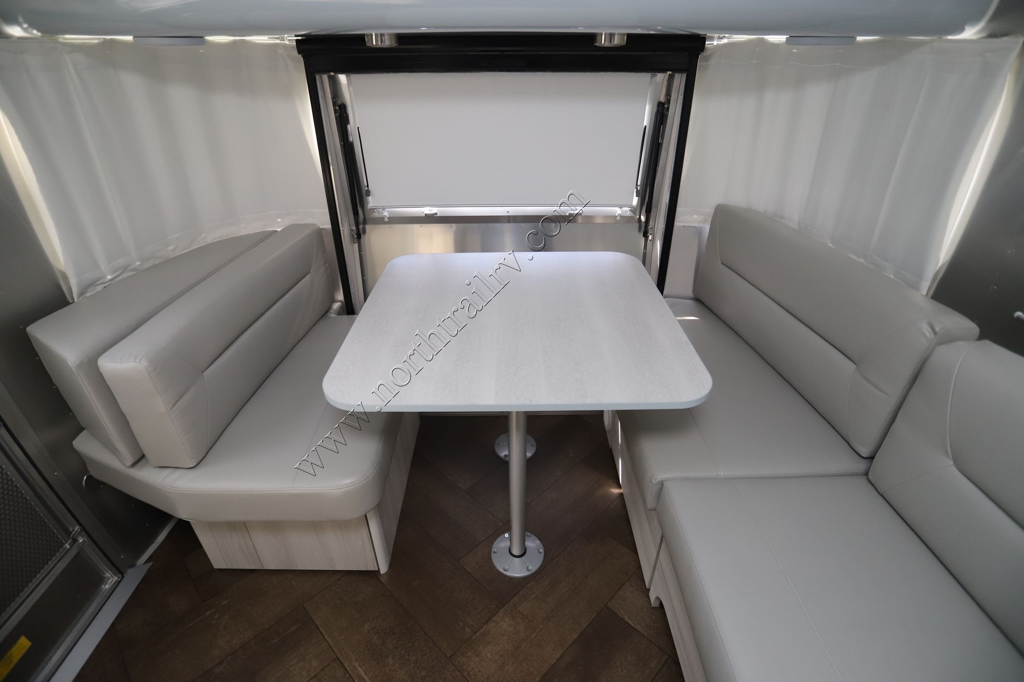 New 2023 Airstream International 27FB Travel Trailer  For Sale