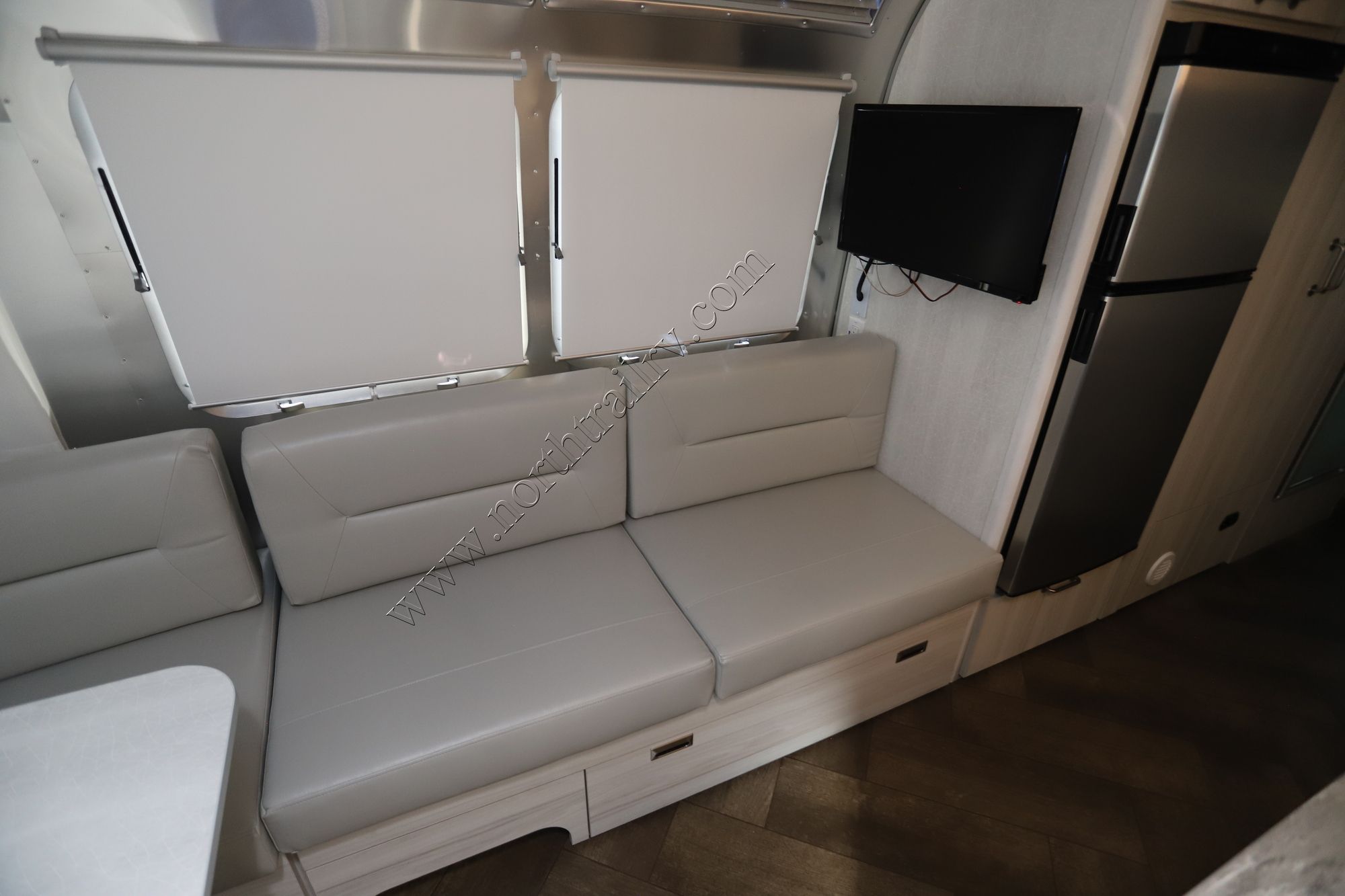 New 2023 Airstream International 27FB Travel Trailer  For Sale