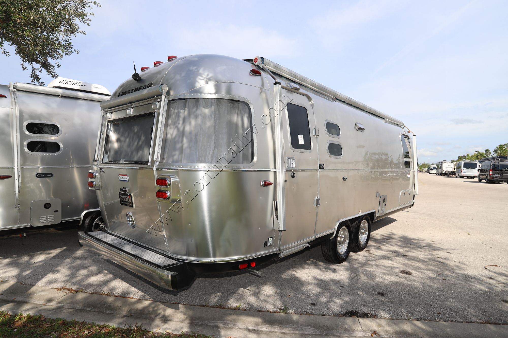 New 2023 Airstream International 27FB Travel Trailer  For Sale