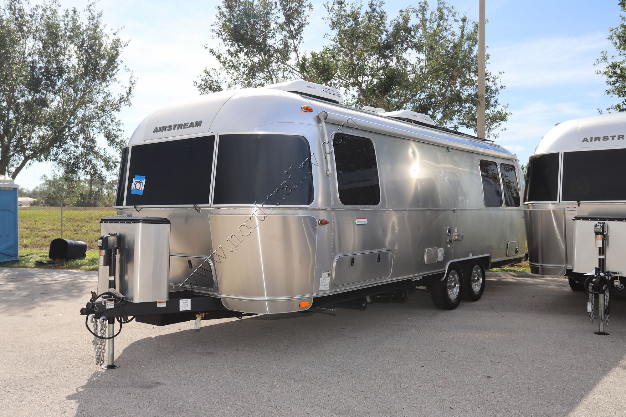 New 2023 Airstream International 27FB Travel Trailer  For Sale