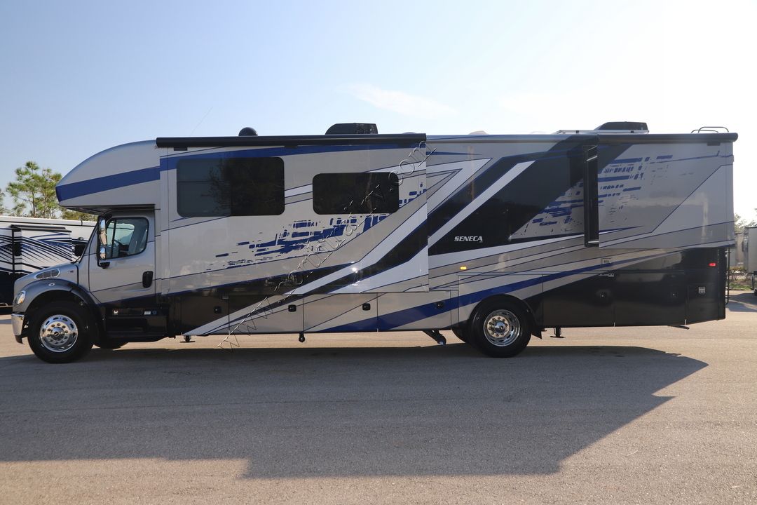 2023 Jayco Seneca 37L 15188