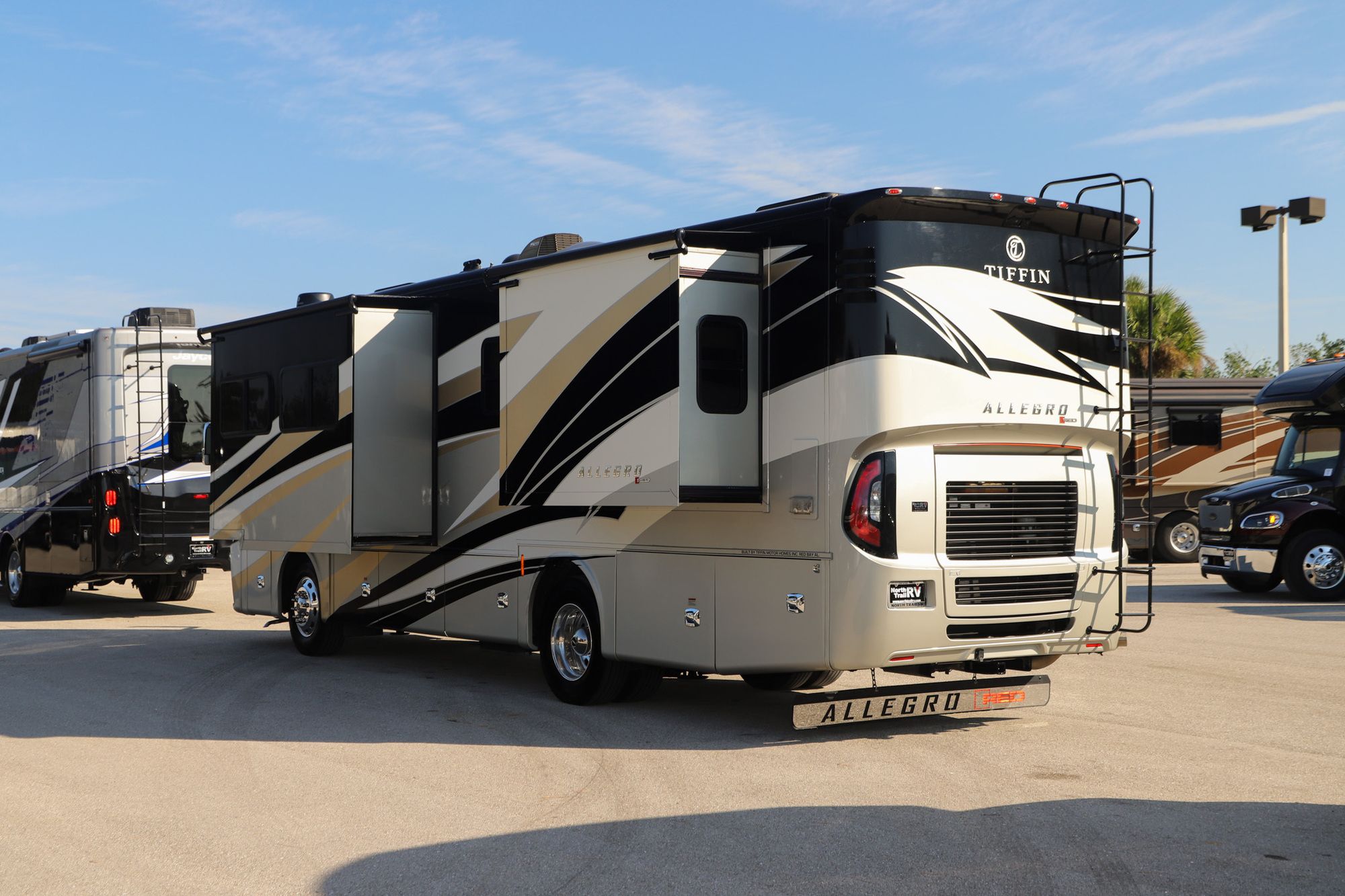 Used 2020 Tiffin Motor Homes Allegro Red 33AA Class A  For Sale