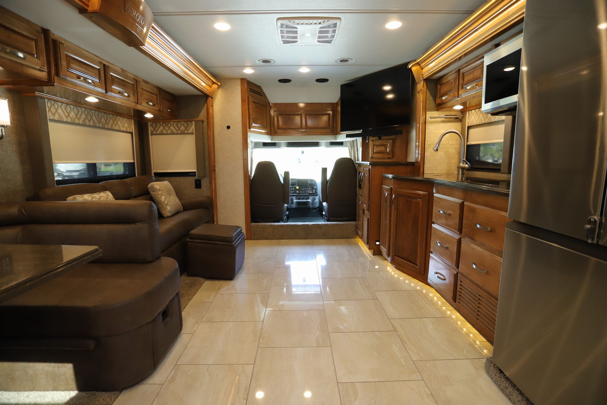 Used 2022 Renegade Rv Verona Le 38LDG Super C  For Sale