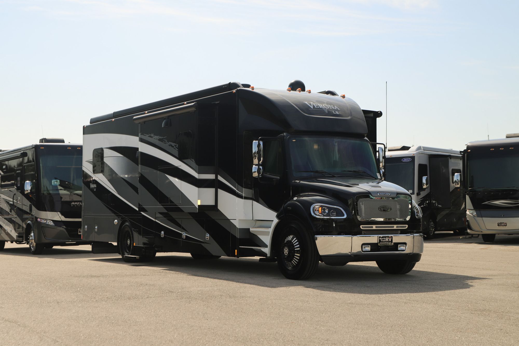 Used 2022 Renegade Rv Verona Le 38LDG Super C  For Sale