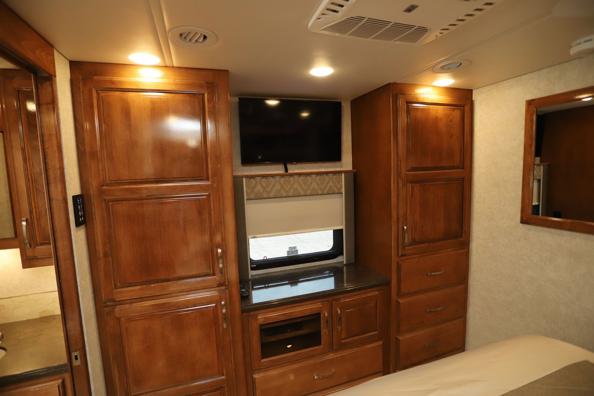 Used 2022 Renegade Rv Verona Le 38LDG Super C  For Sale