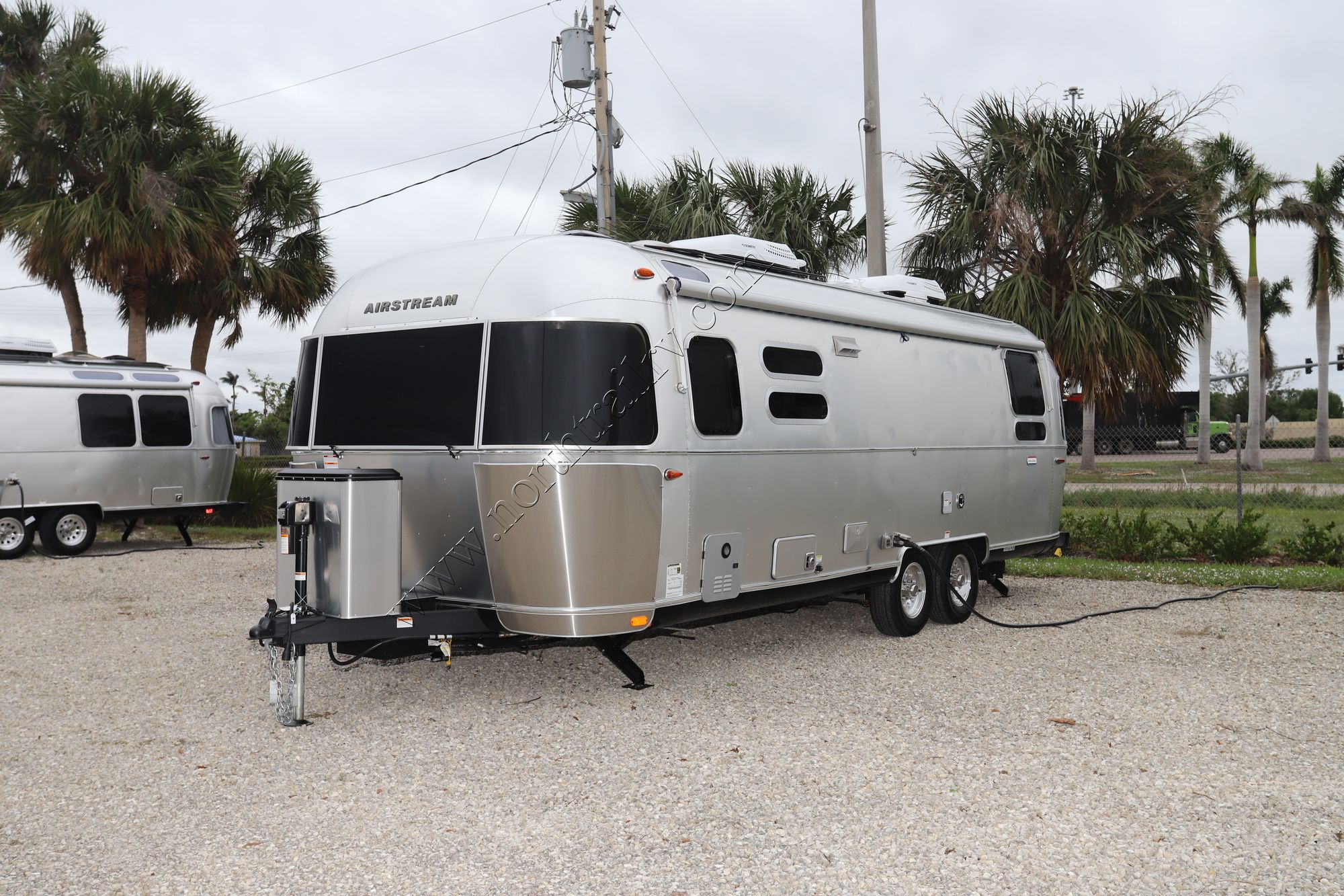 New 2023 Airstream International 28RB Travel Trailer  For Sale