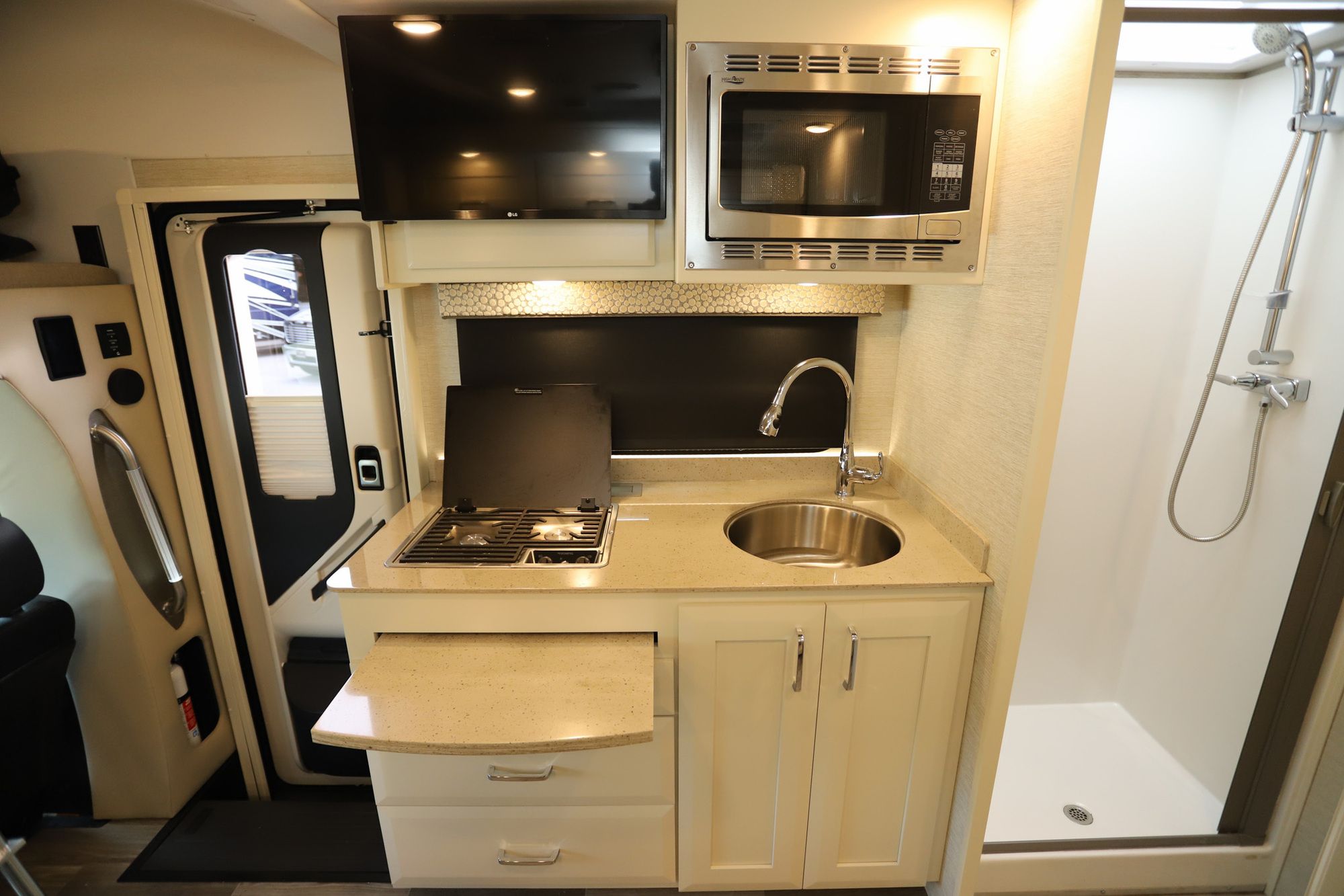 Used 2022 Tiffin Motor Homes Wayfarer 25LW Class C  For Sale