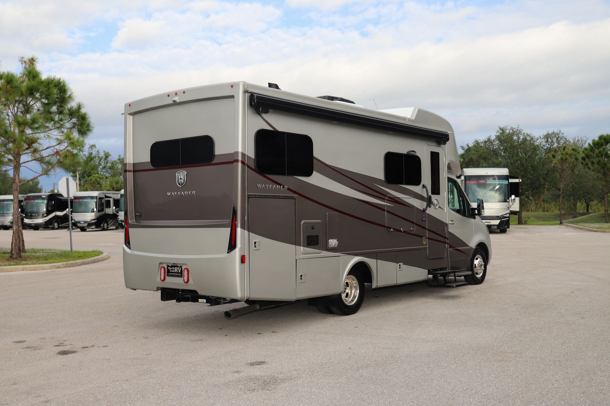 Used 2022 Tiffin Motor Homes Wayfarer 25LW Class C  For Sale