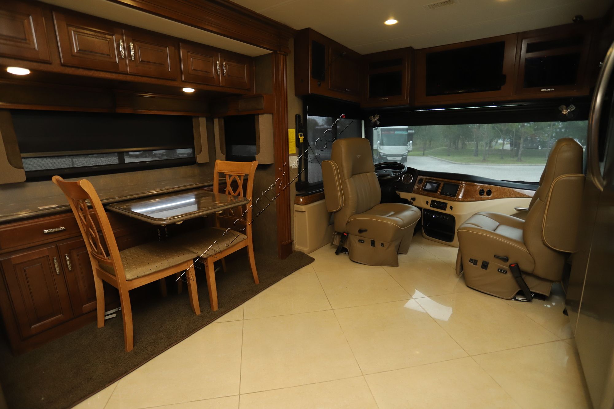 Used 2014 Fleetwood Discovery 40X Class A  For Sale