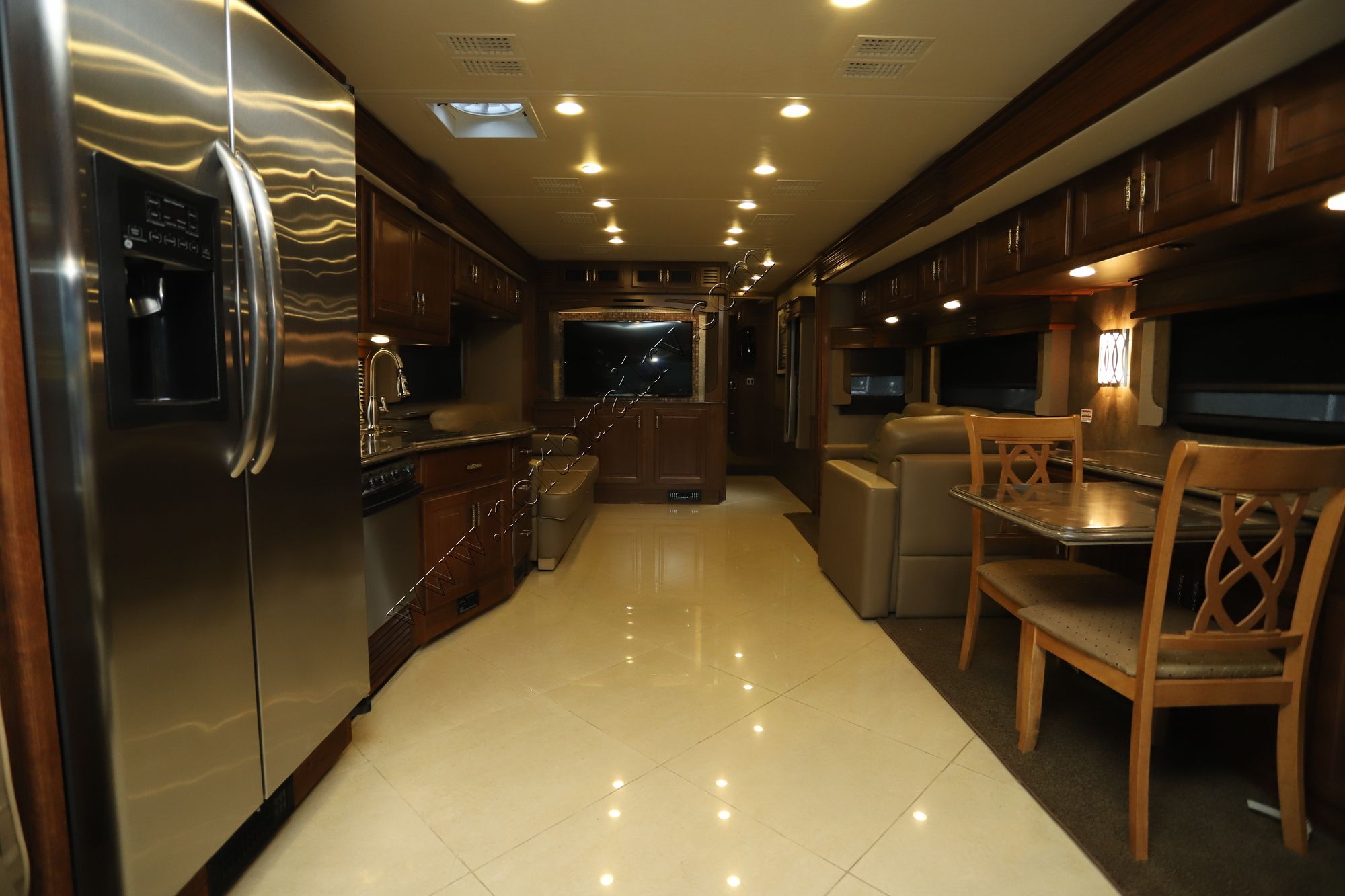 Used 2014 Fleetwood Discovery 40X Class A  For Sale