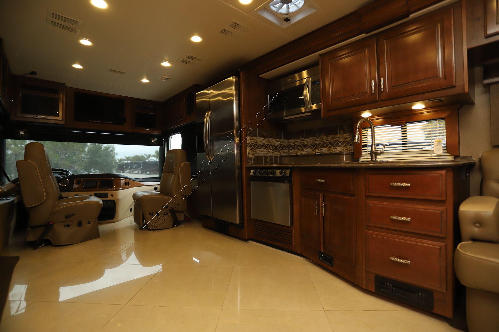 Used 2014 Fleetwood Discovery 40X Class A  For Sale