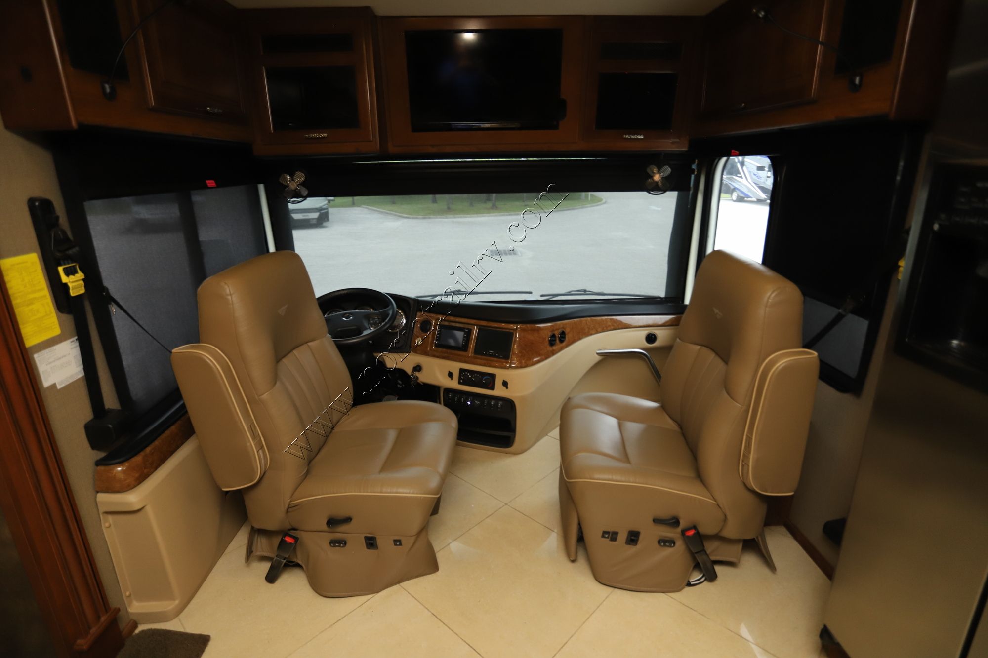 Used 2014 Fleetwood Discovery 40X Class A  For Sale